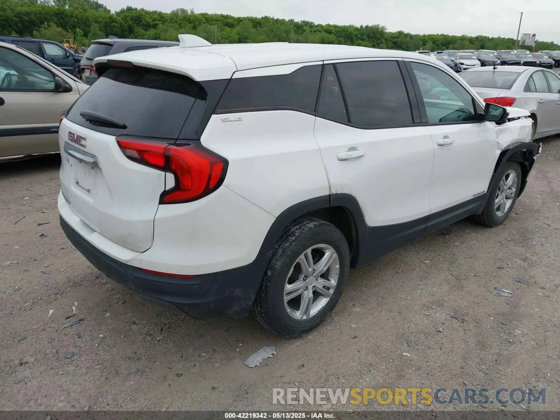 4 Photograph of a damaged car 3GKALMEV7KL237988 GMC TERRAIN 2019