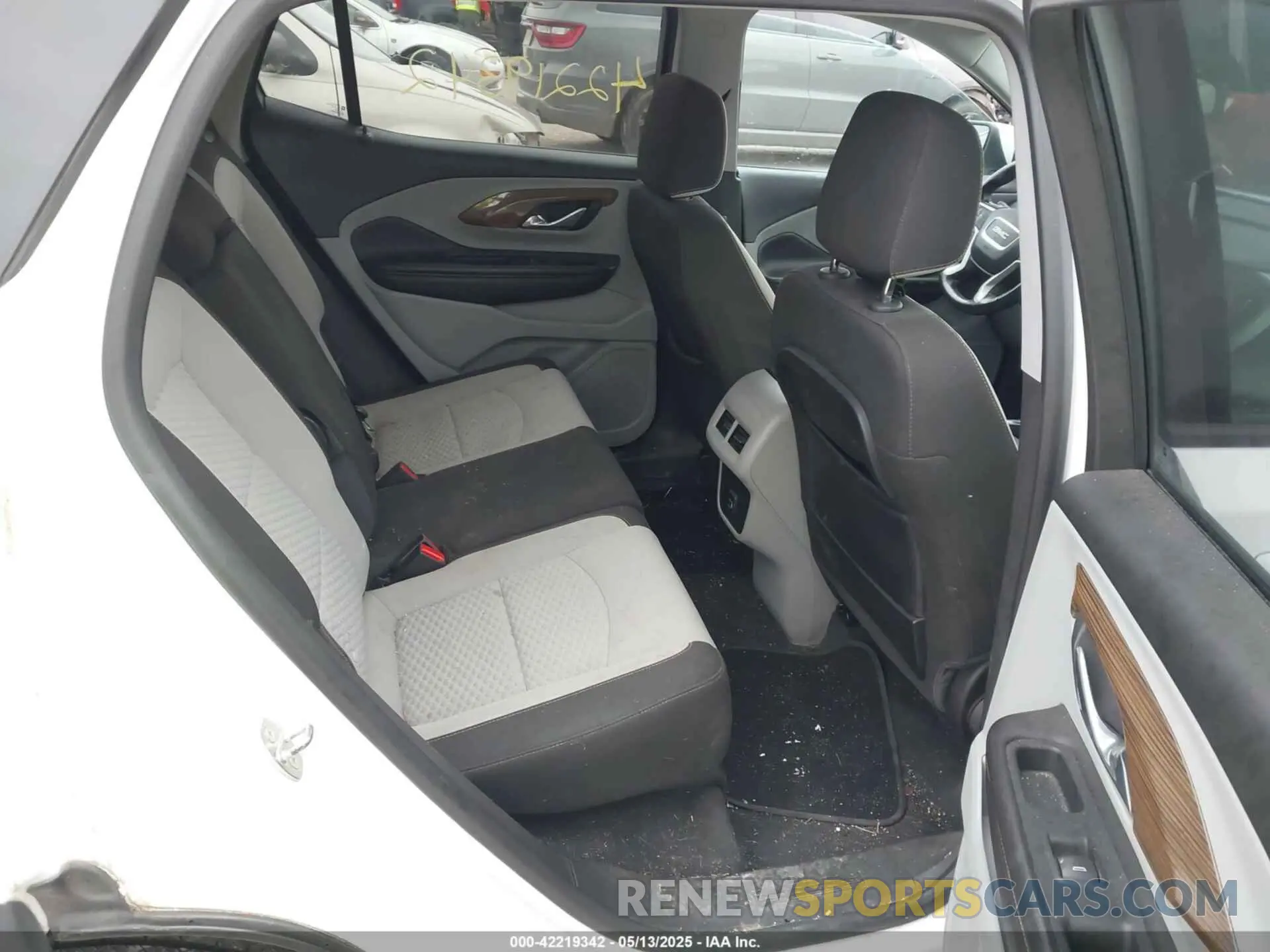 8 Photograph of a damaged car 3GKALMEV7KL237988 GMC TERRAIN 2019