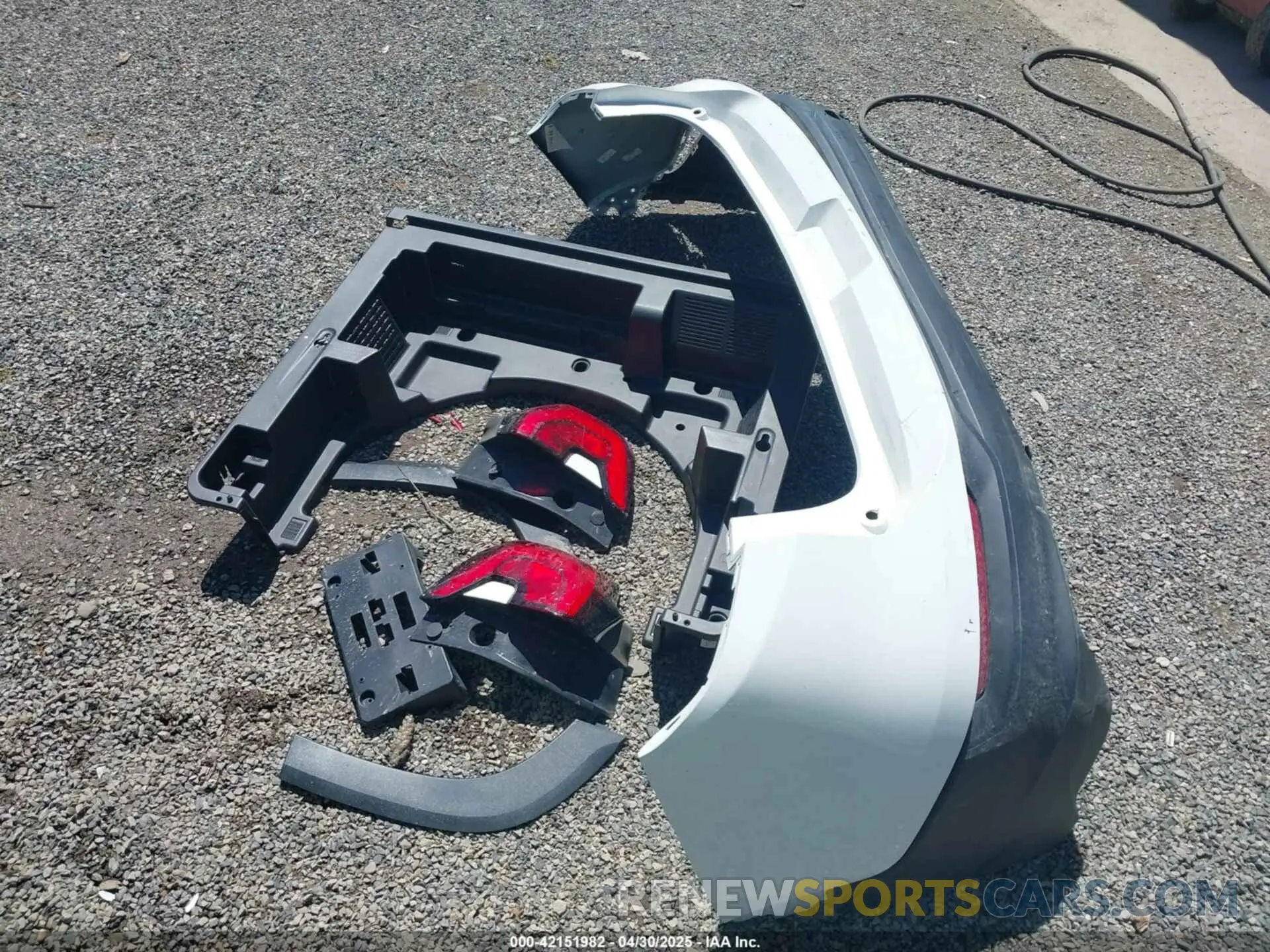 12 Photograph of a damaged car 3GKALMEV7KL367026 GMC TERRAIN 2019