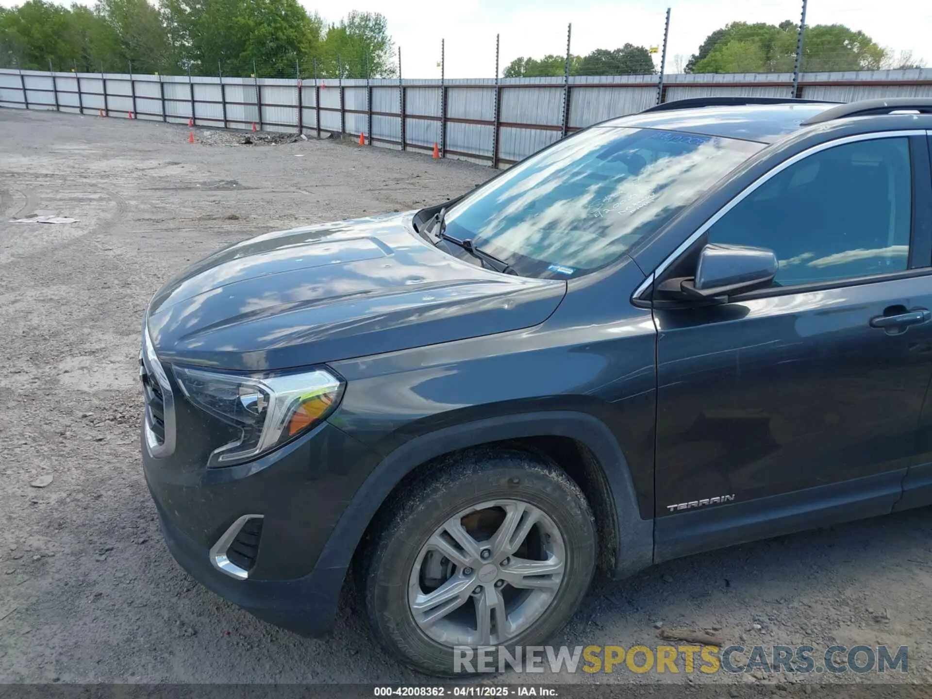 17 Photograph of a damaged car 3GKALMEV7KL381444 GMC TERRAIN 2019