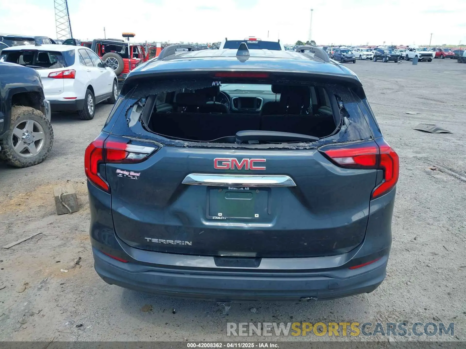 19 Photograph of a damaged car 3GKALMEV7KL381444 GMC TERRAIN 2019