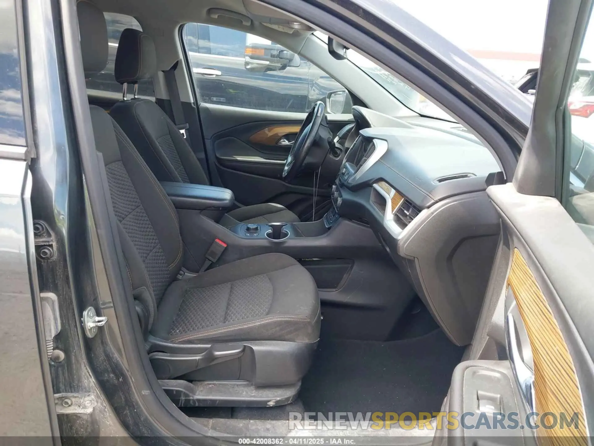 5 Photograph of a damaged car 3GKALMEV7KL381444 GMC TERRAIN 2019