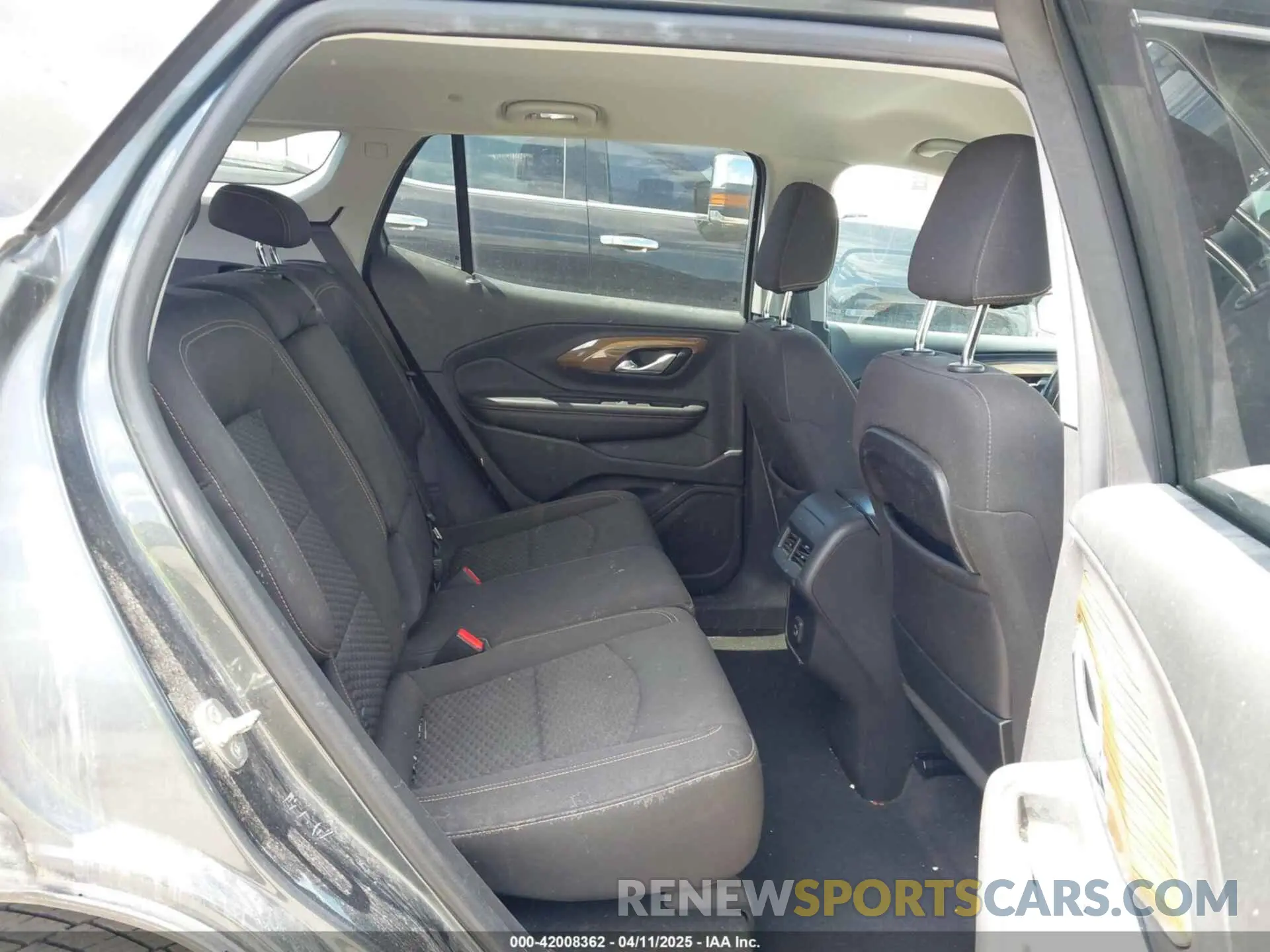 8 Photograph of a damaged car 3GKALMEV7KL381444 GMC TERRAIN 2019