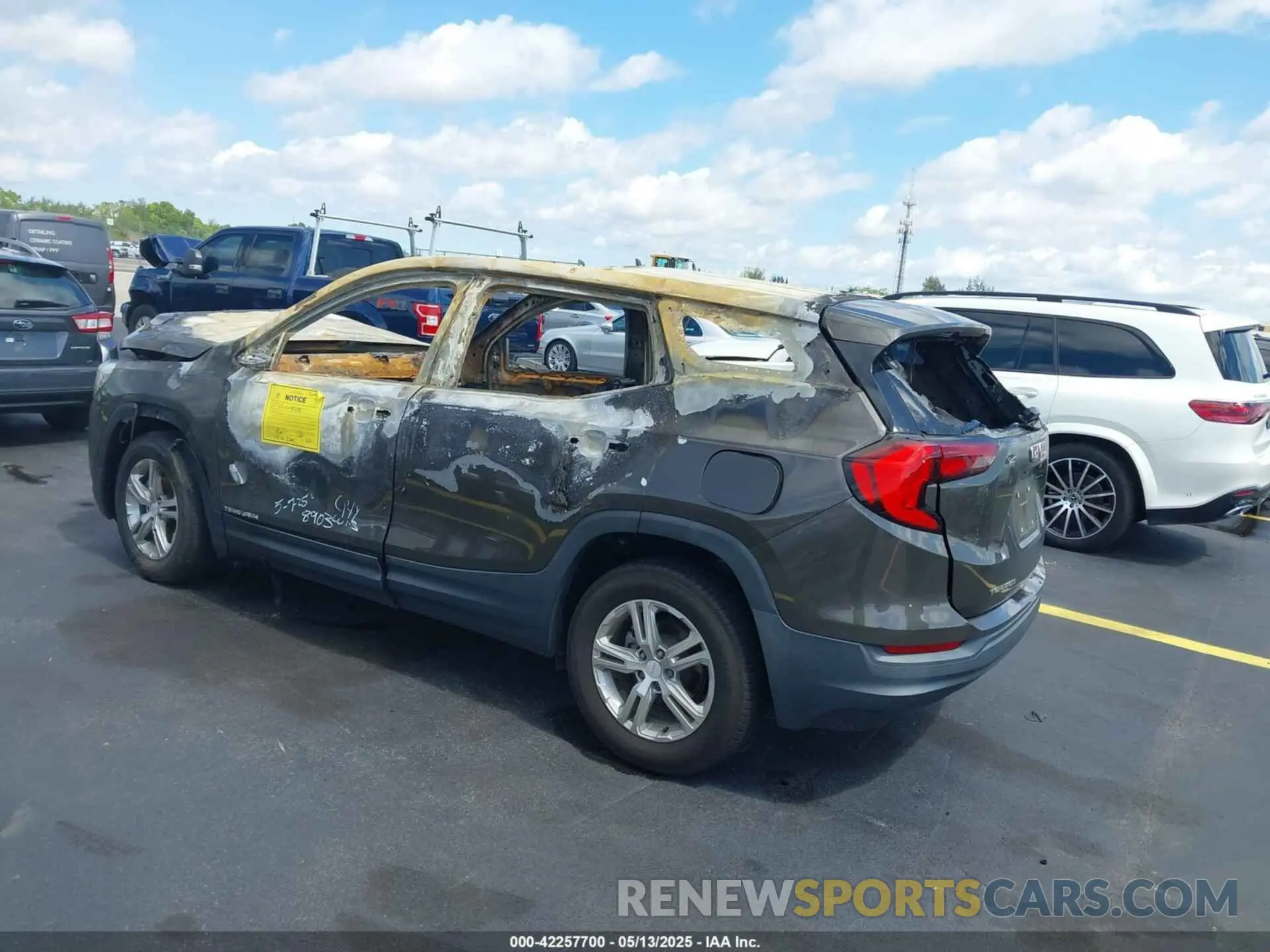3 Photograph of a damaged car 3GKALMEV8KL288903 GMC TERRAIN 2019