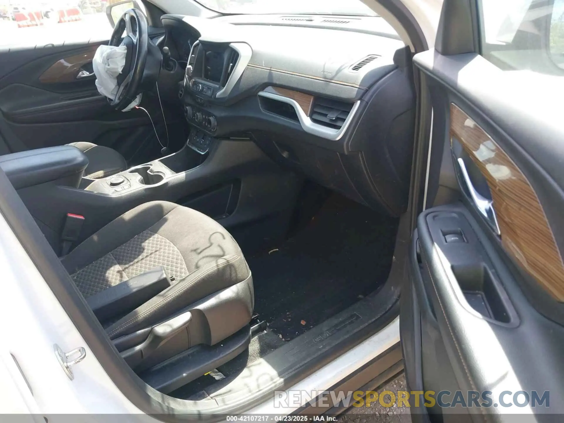 5 Photograph of a damaged car 3GKALMEV9KL145779 GMC TERRAIN 2019