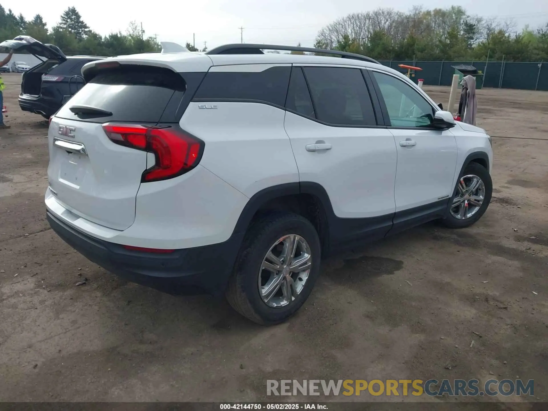 4 Photograph of a damaged car 3GKALMEV9KL288361 GMC TERRAIN 2019