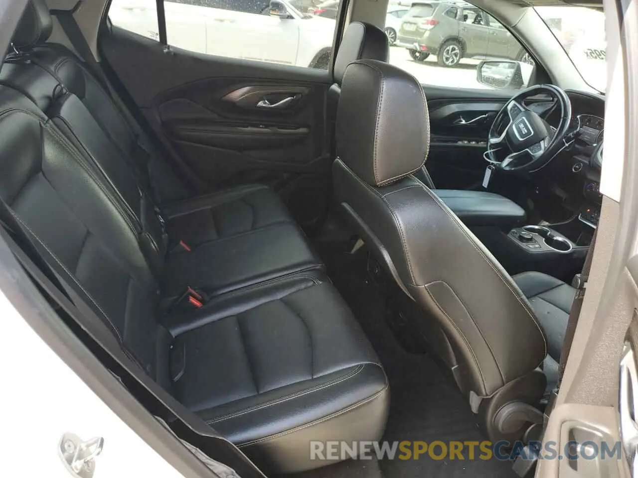 10 Photograph of a damaged car 3GKALPEV2KL239956 GMC TERRAIN 2019