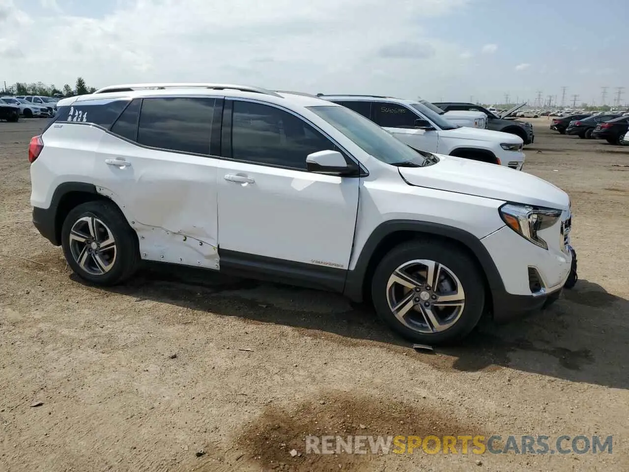 4 Photograph of a damaged car 3GKALPEV2KL239956 GMC TERRAIN 2019