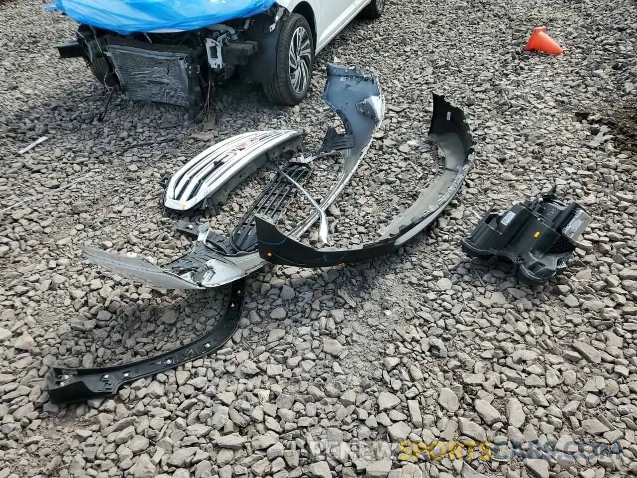 13 Photograph of a damaged car 3GKALPEV3KL363993 GMC TERRAIN 2019