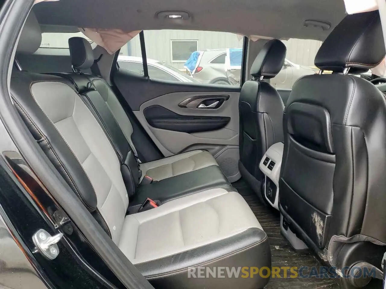 11 Photograph of a damaged car 3GKALPEV4KL343302 GMC TERRAIN 2019