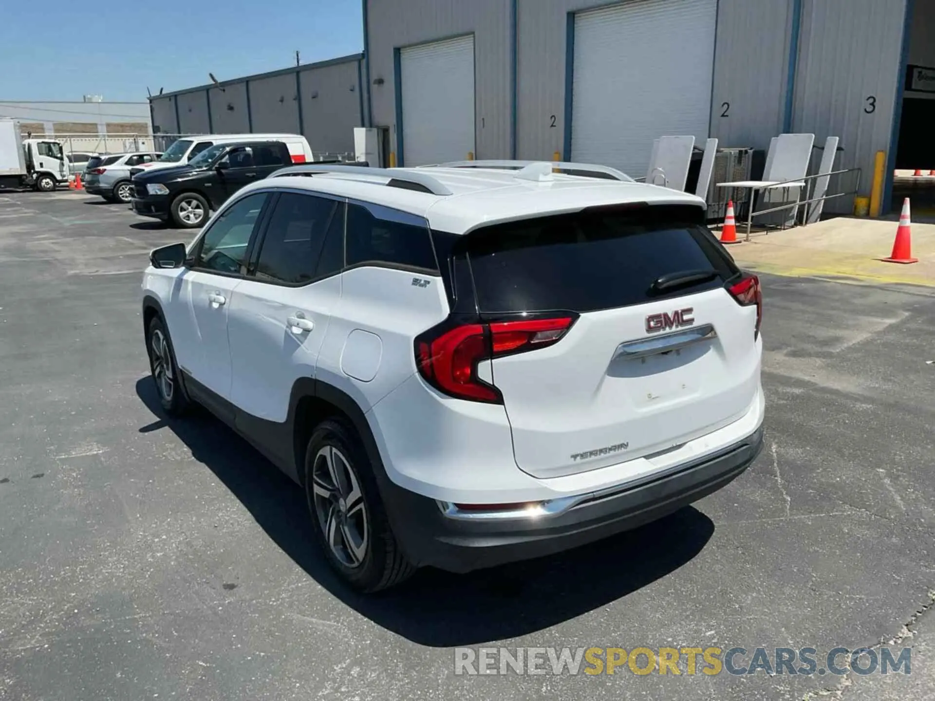 17 Photograph of a damaged car 3GKALPEV5KL302824 GMC TERRAIN 2019