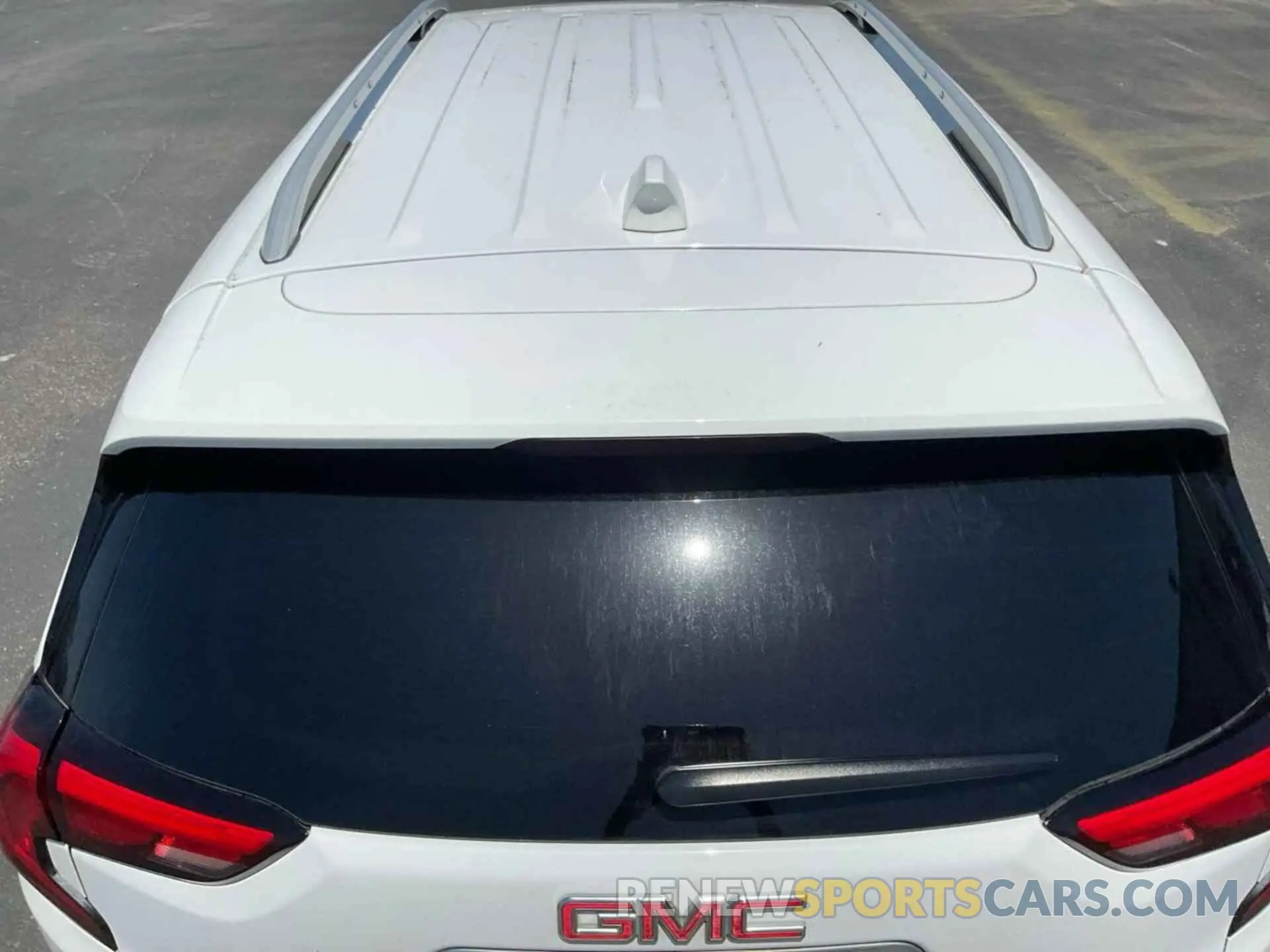 20 Photograph of a damaged car 3GKALPEV5KL302824 GMC TERRAIN 2019