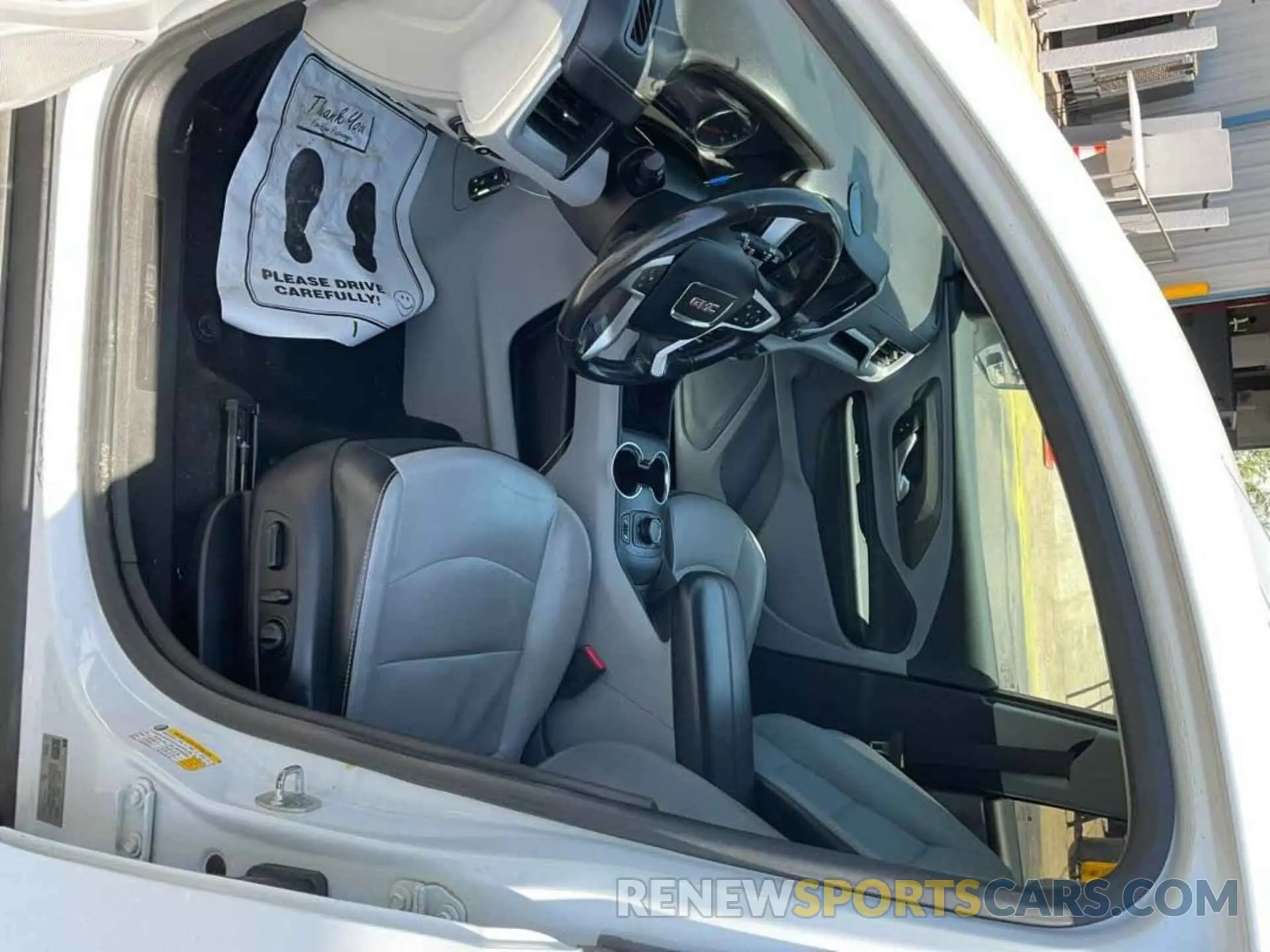 3 Photograph of a damaged car 3GKALPEV5KL302824 GMC TERRAIN 2019