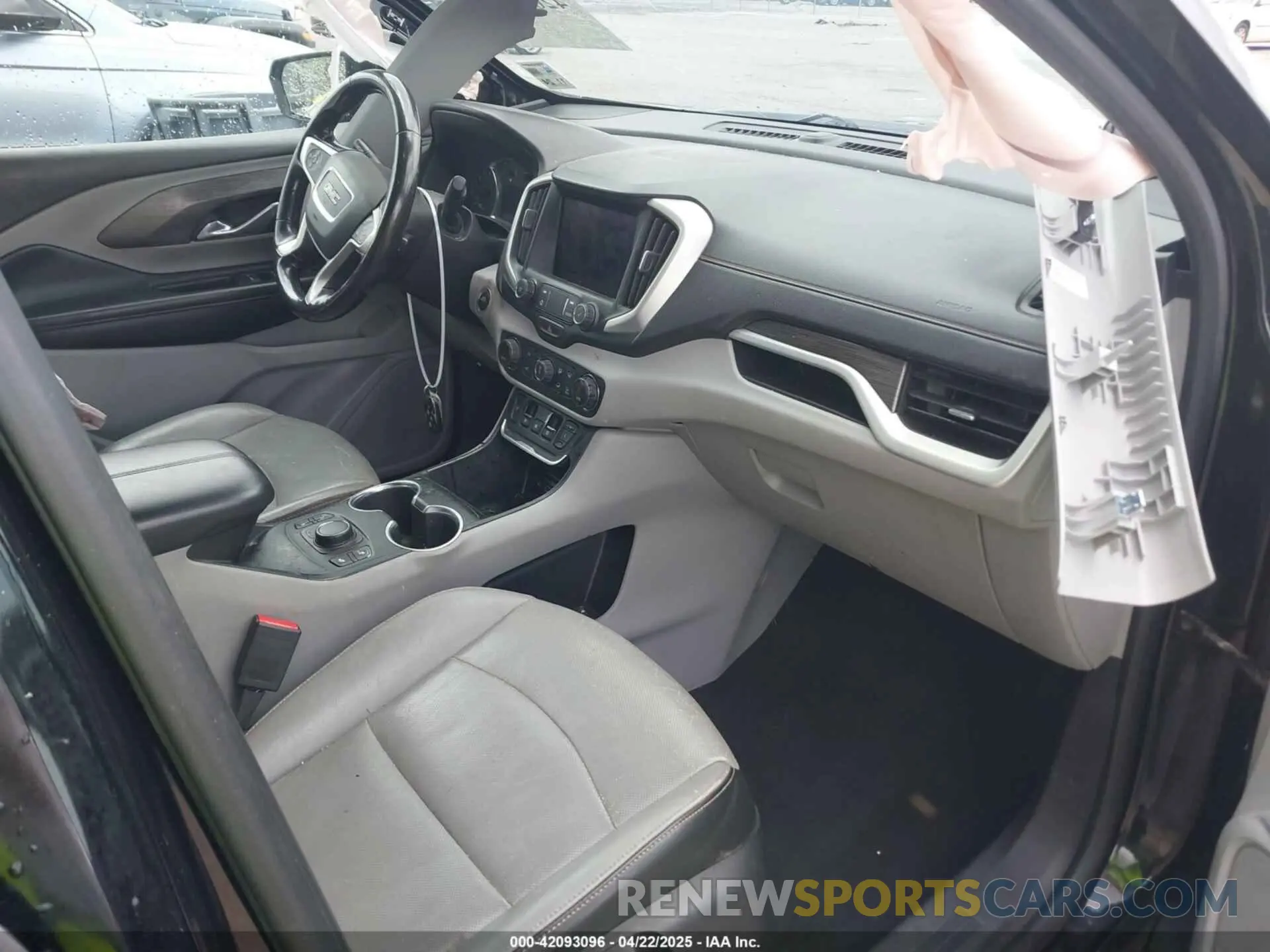 5 Photograph of a damaged car 3GKALPEV6KL193242 GMC TERRAIN 2019