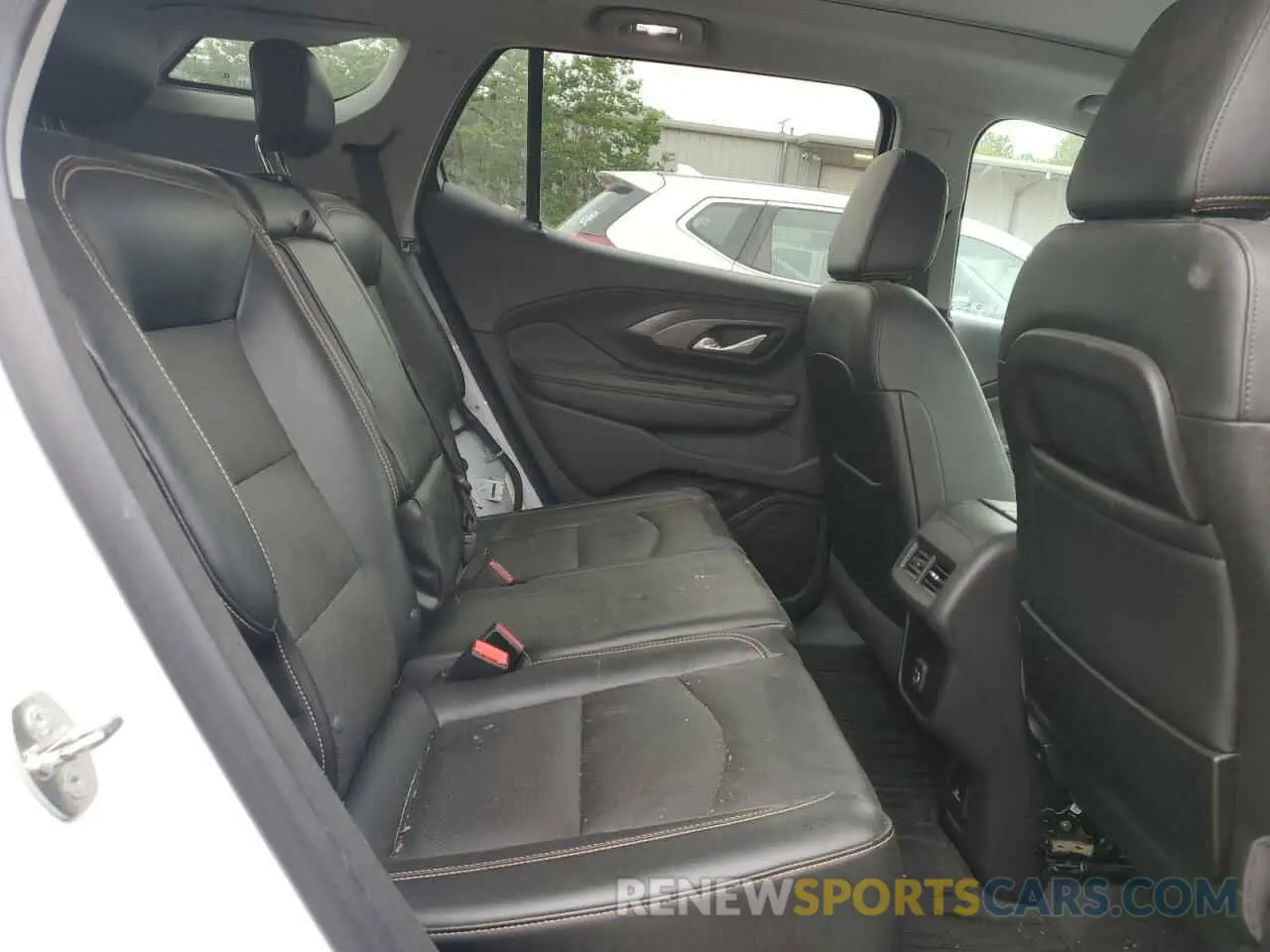 10 Photograph of a damaged car 3GKALPEV7KL110949 GMC TERRAIN 2019