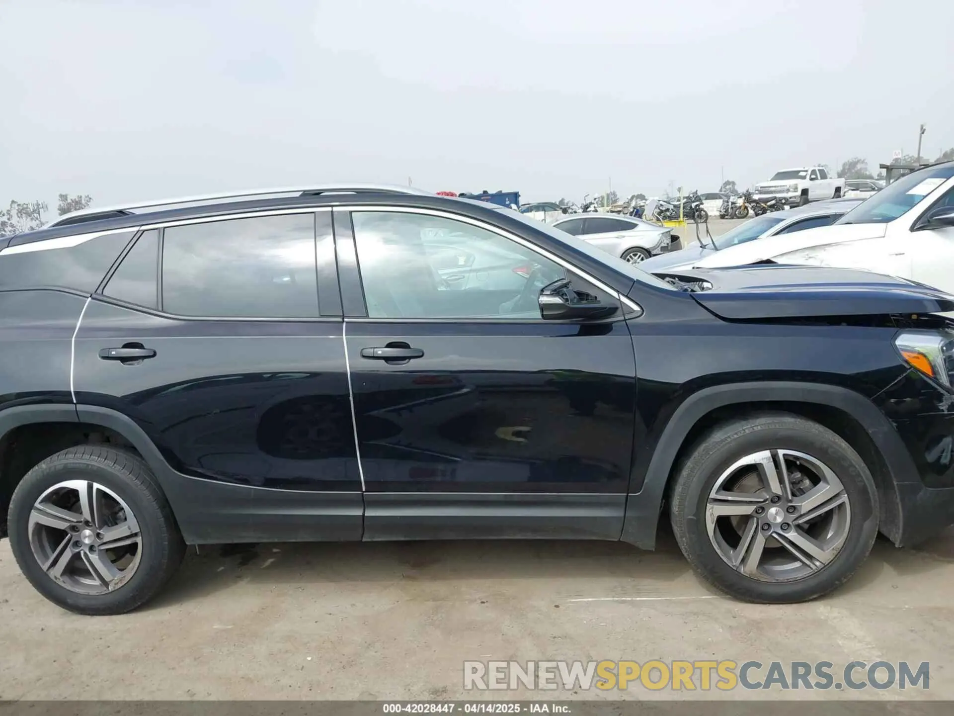 13 Photograph of a damaged car 3GKALPEV7KL345190 GMC TERRAIN 2019