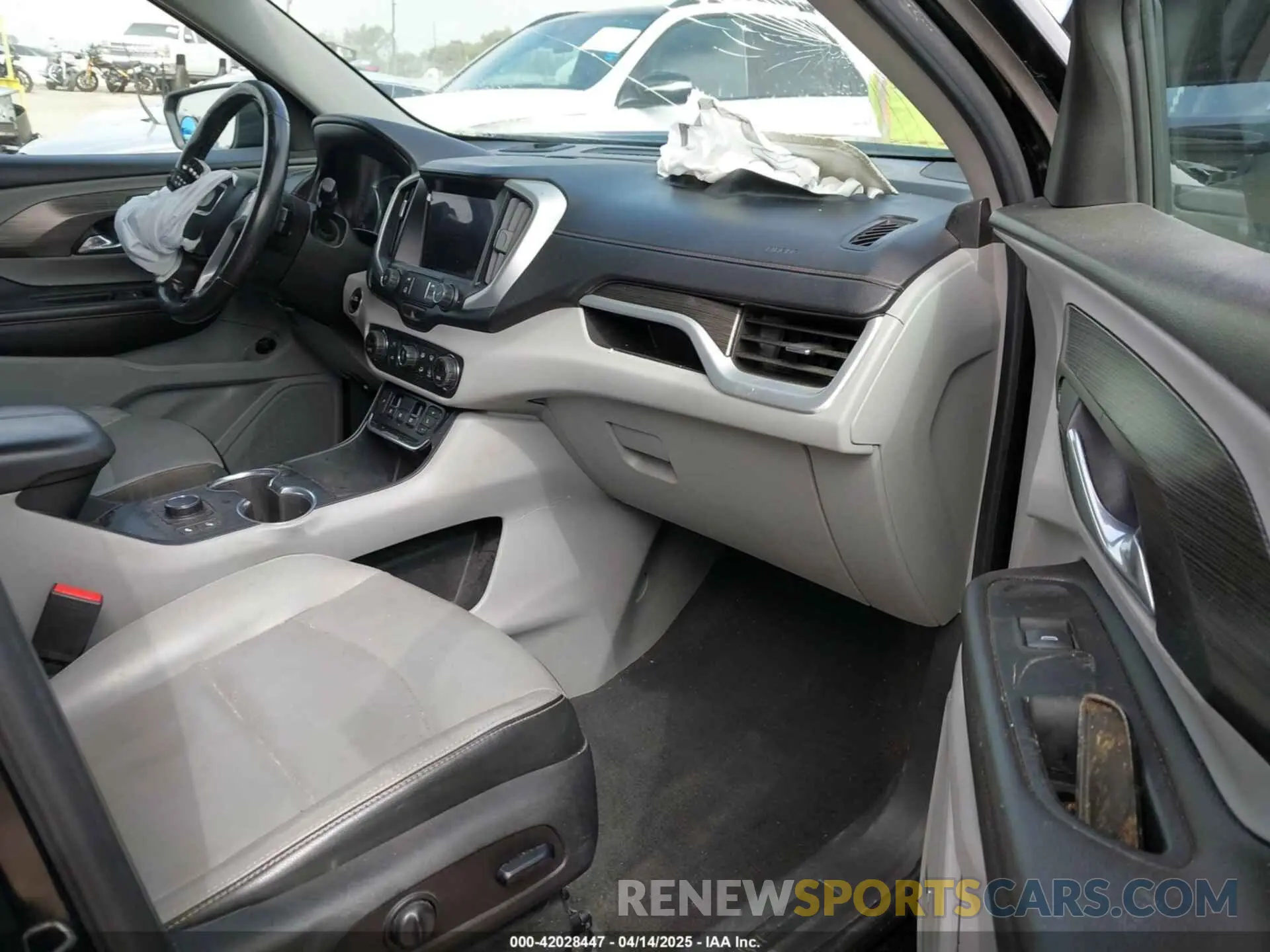 5 Photograph of a damaged car 3GKALPEV7KL345190 GMC TERRAIN 2019