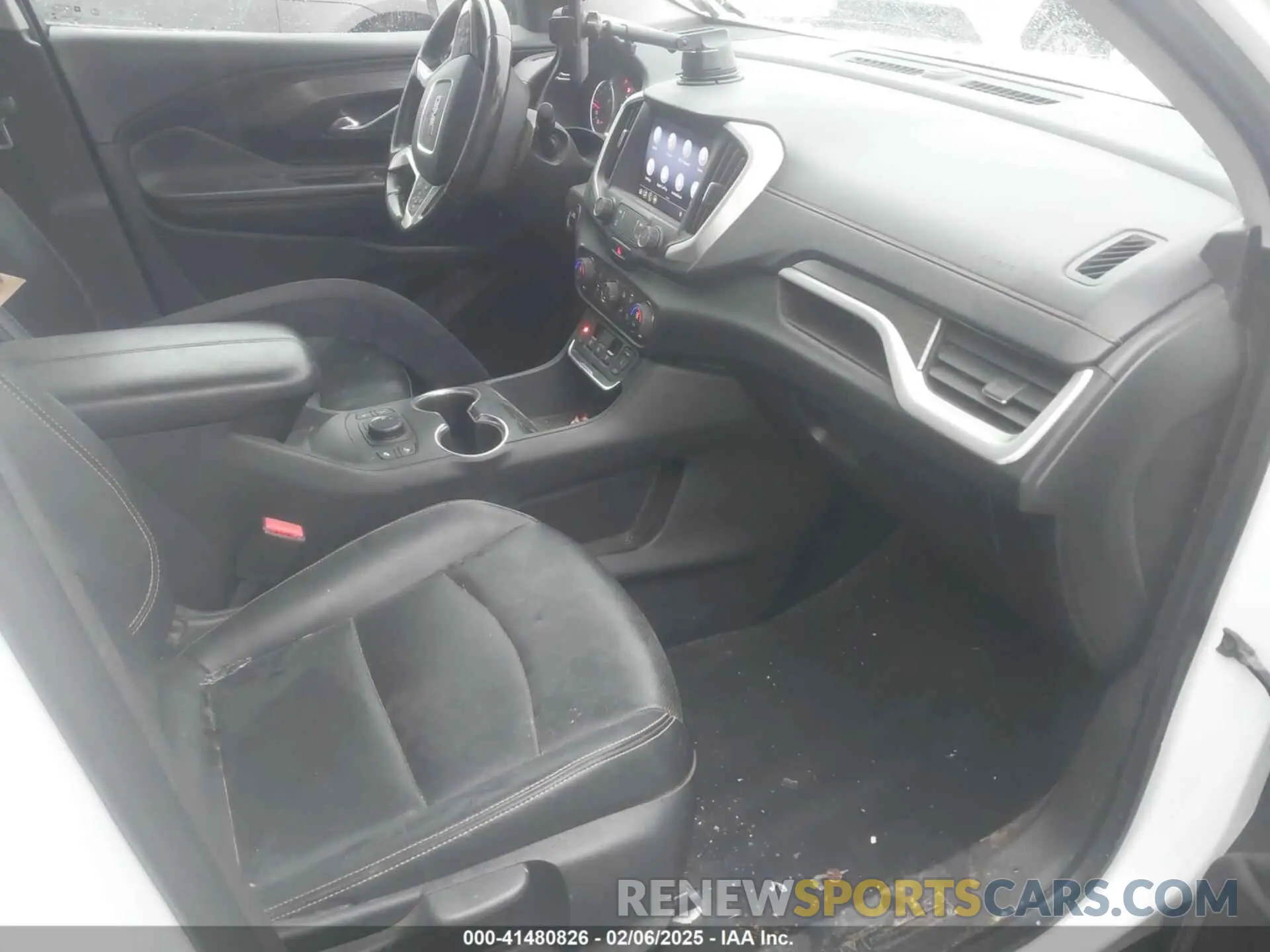 5 Photograph of a damaged car 3GKALPEV8KL242778 GMC TERRAIN 2019