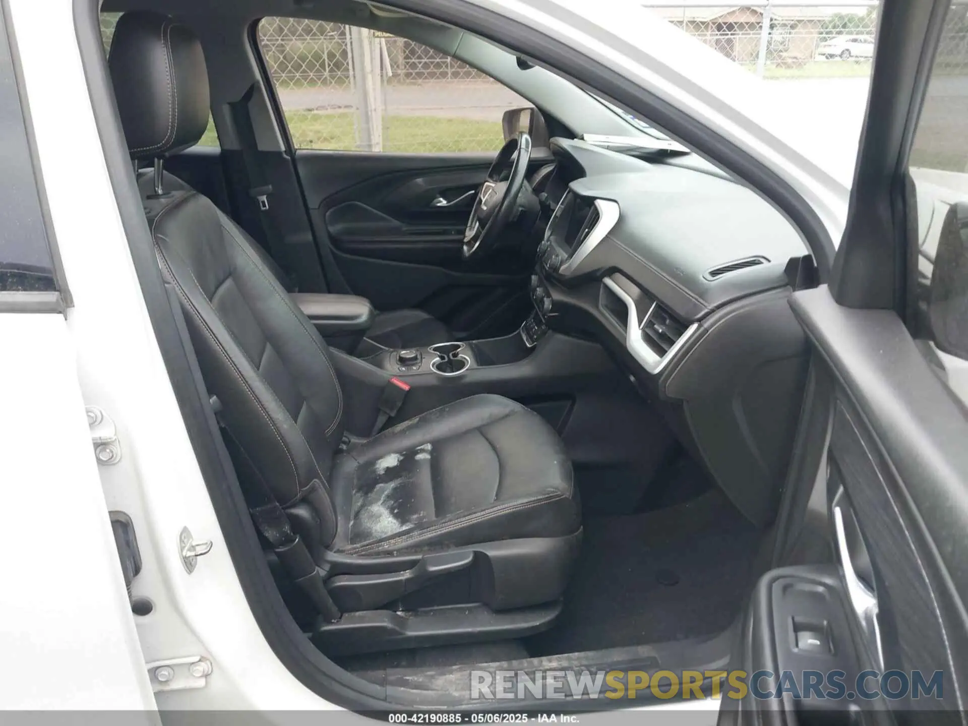 5 Photograph of a damaged car 3GKALPEVXKL174757 GMC TERRAIN 2019
