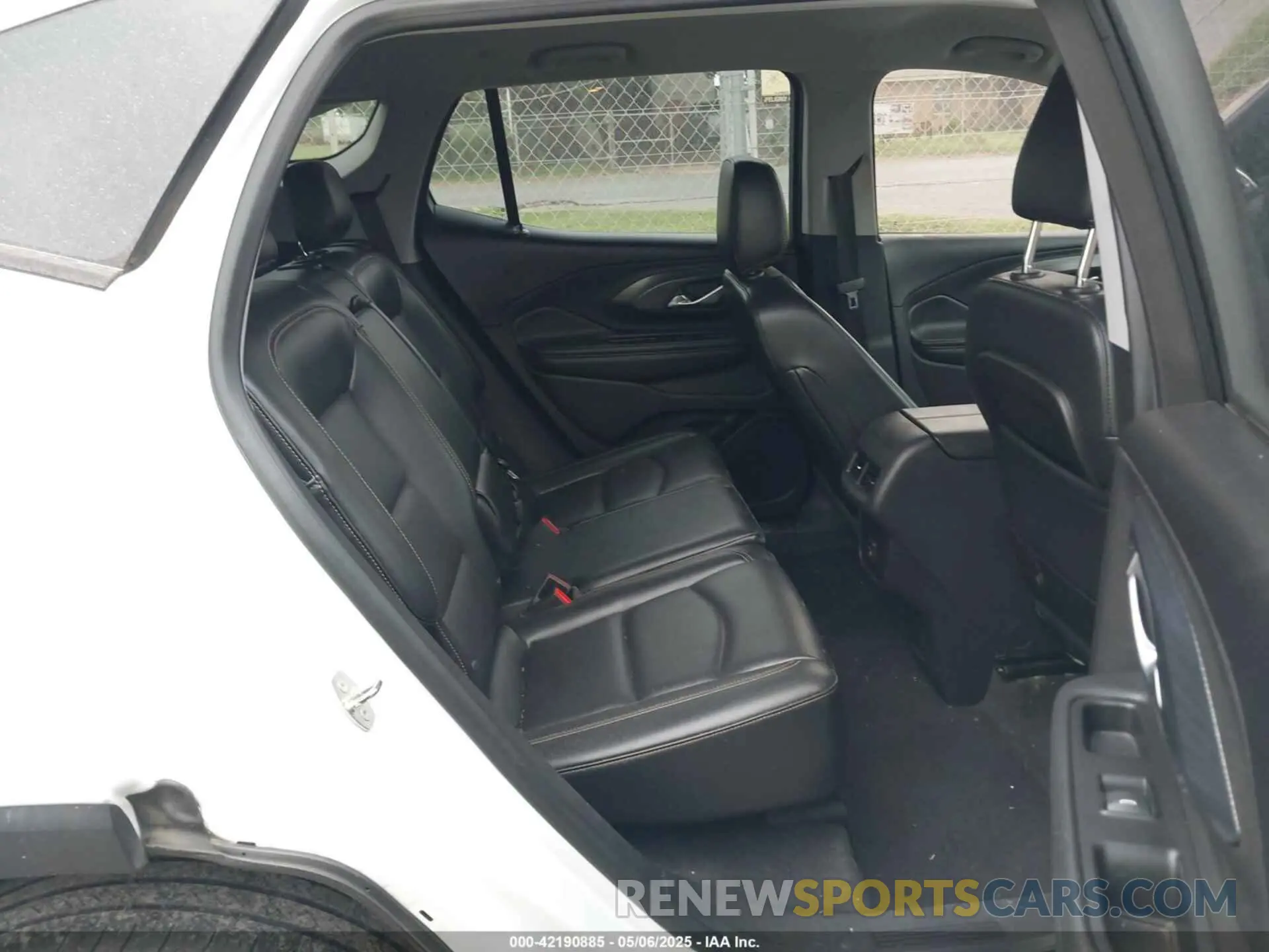 8 Photograph of a damaged car 3GKALPEVXKL174757 GMC TERRAIN 2019