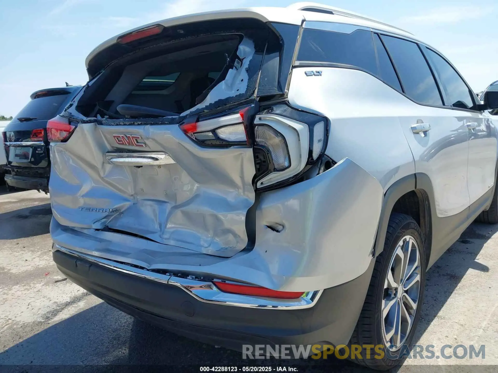 17 Photograph of a damaged car 3GKALPEVXKL202394 GMC TERRAIN 2019