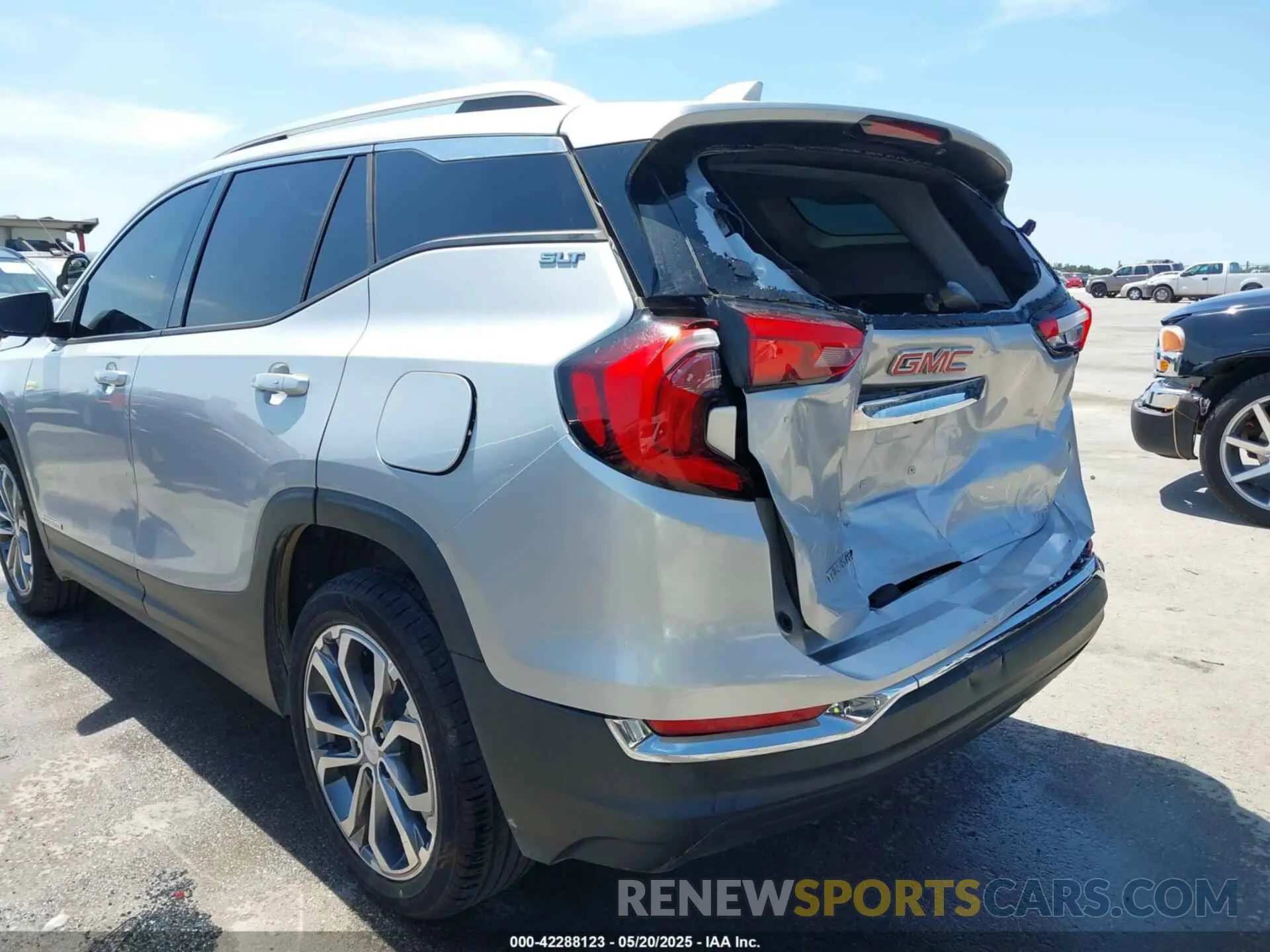 18 Photograph of a damaged car 3GKALPEVXKL202394 GMC TERRAIN 2019