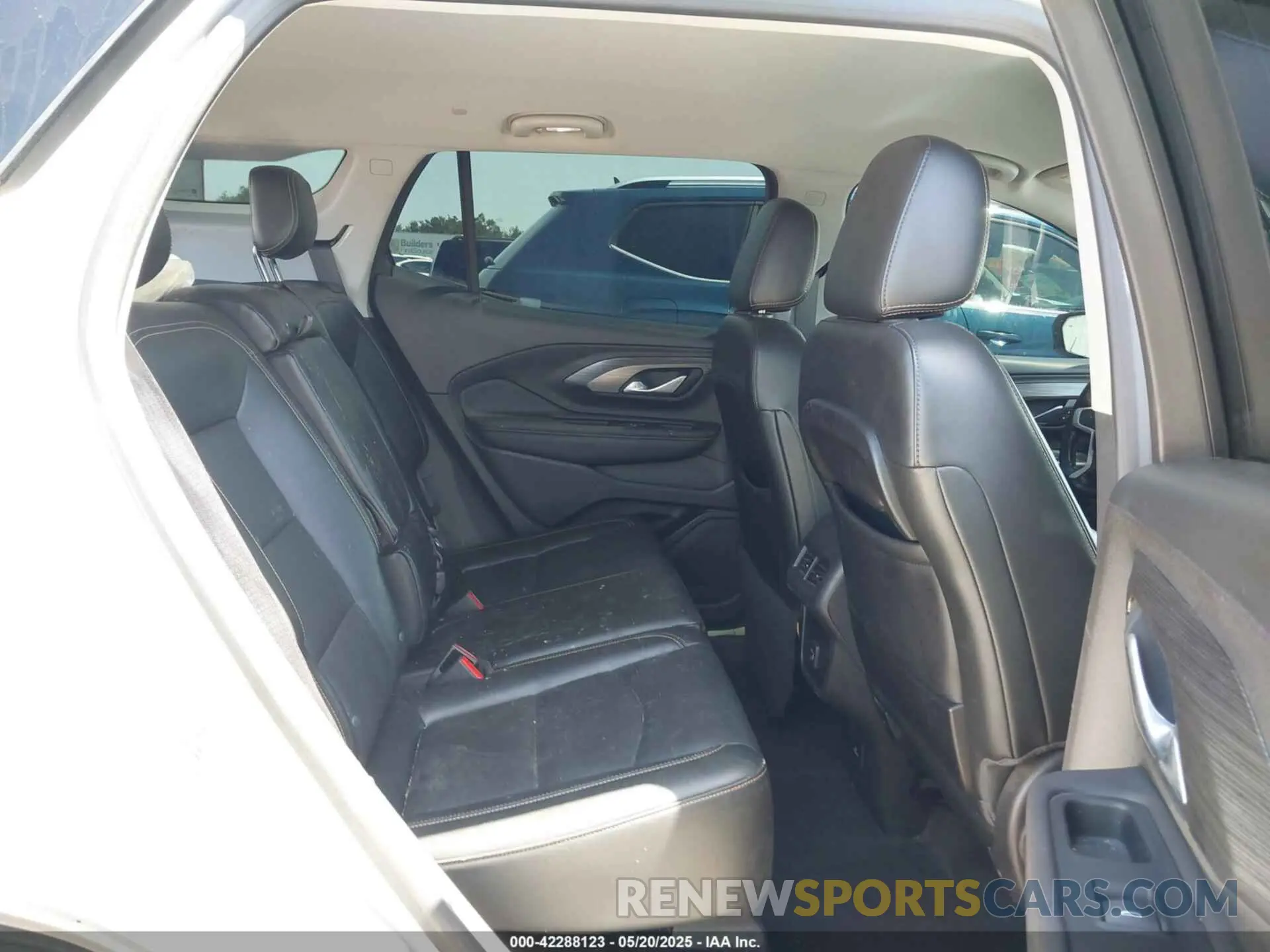 8 Photograph of a damaged car 3GKALPEVXKL202394 GMC TERRAIN 2019