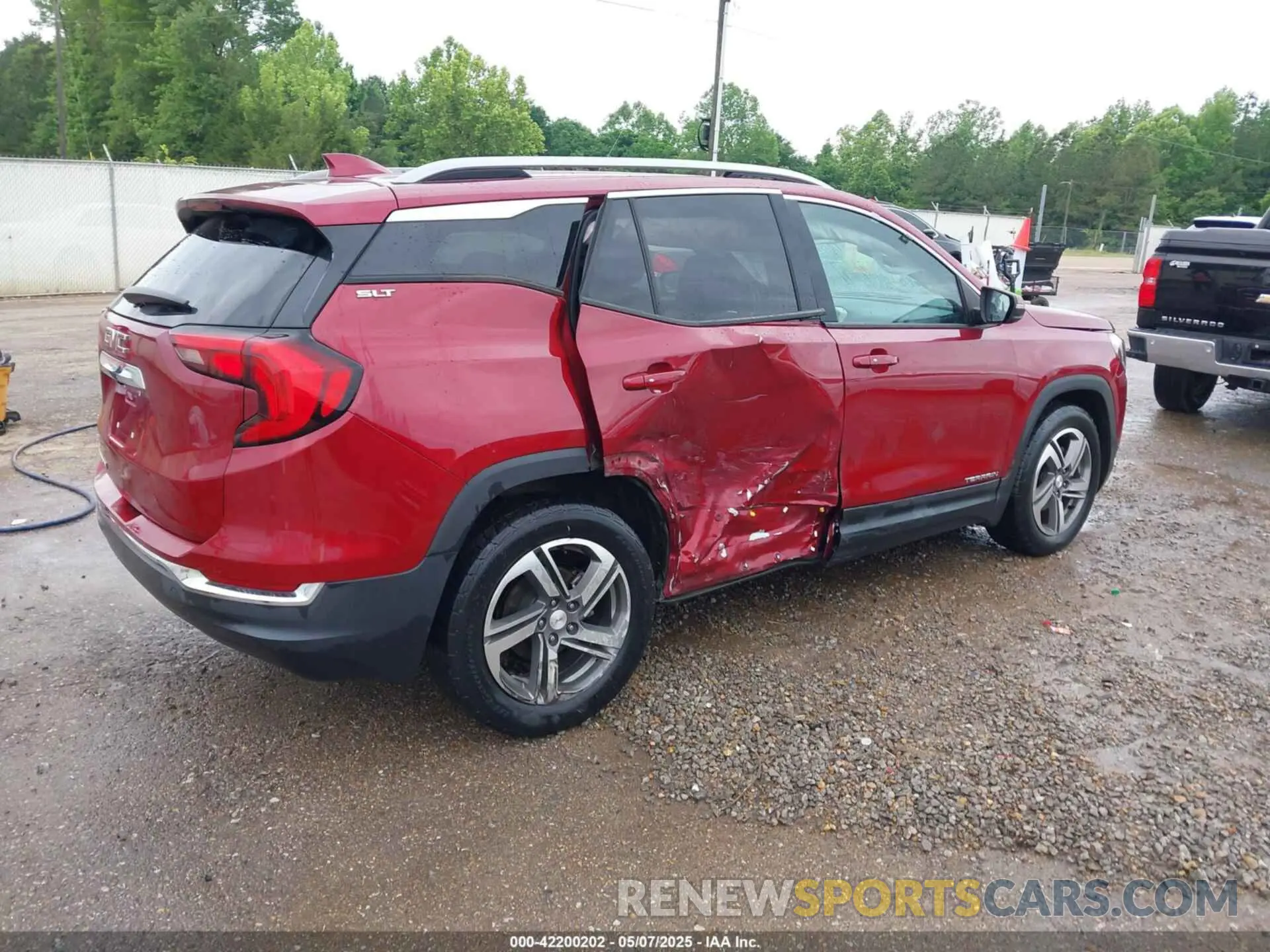 4 Photograph of a damaged car 3GKALPEVXKL308215 GMC TERRAIN 2019