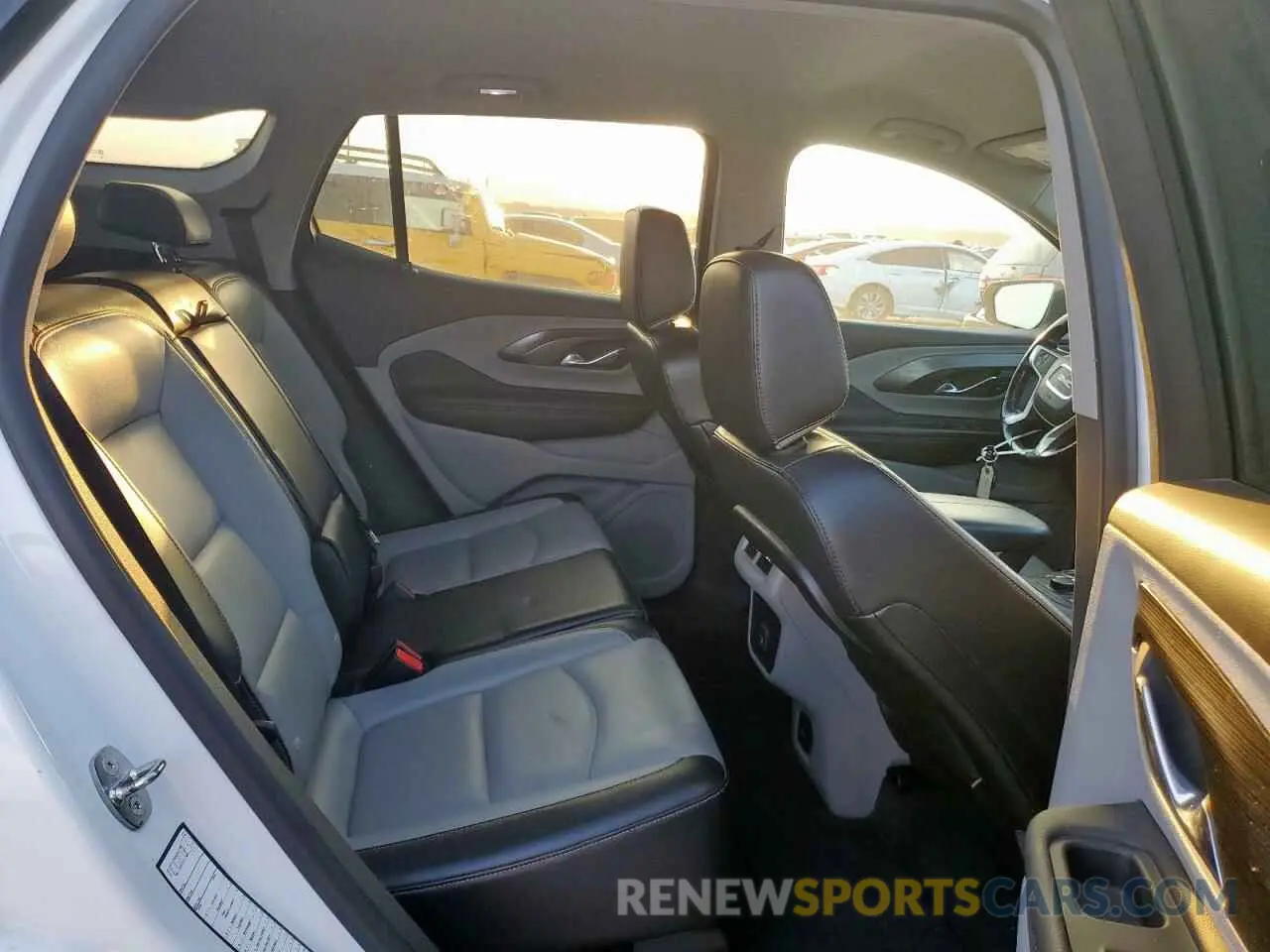 11 Photograph of a damaged car 3GKALPEX0KL279552 GMC TERRAIN 2019