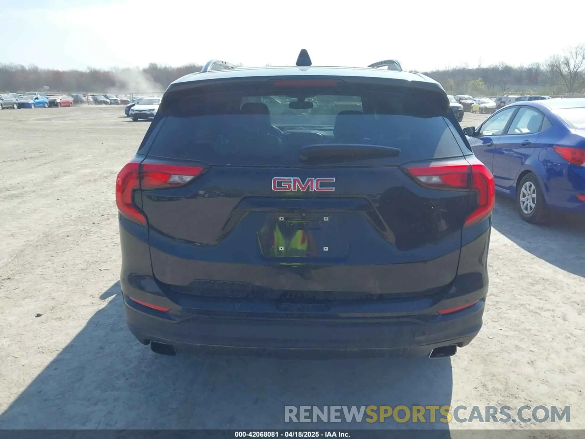 17 Photograph of a damaged car 3GKALPEX4KL135079 GMC TERRAIN 2019