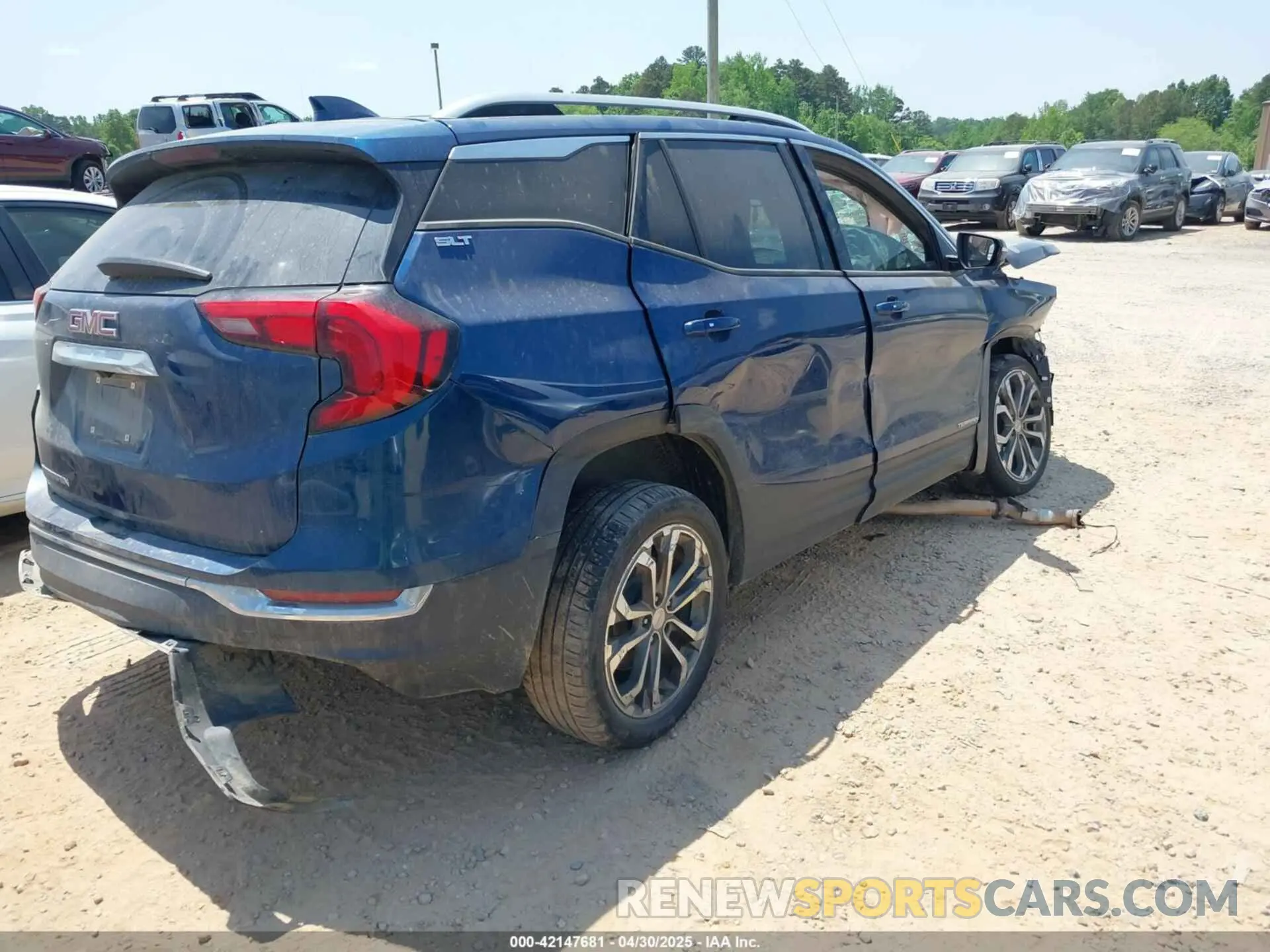 4 Photograph of a damaged car 3GKALPEXXKL384695 GMC TERRAIN 2019