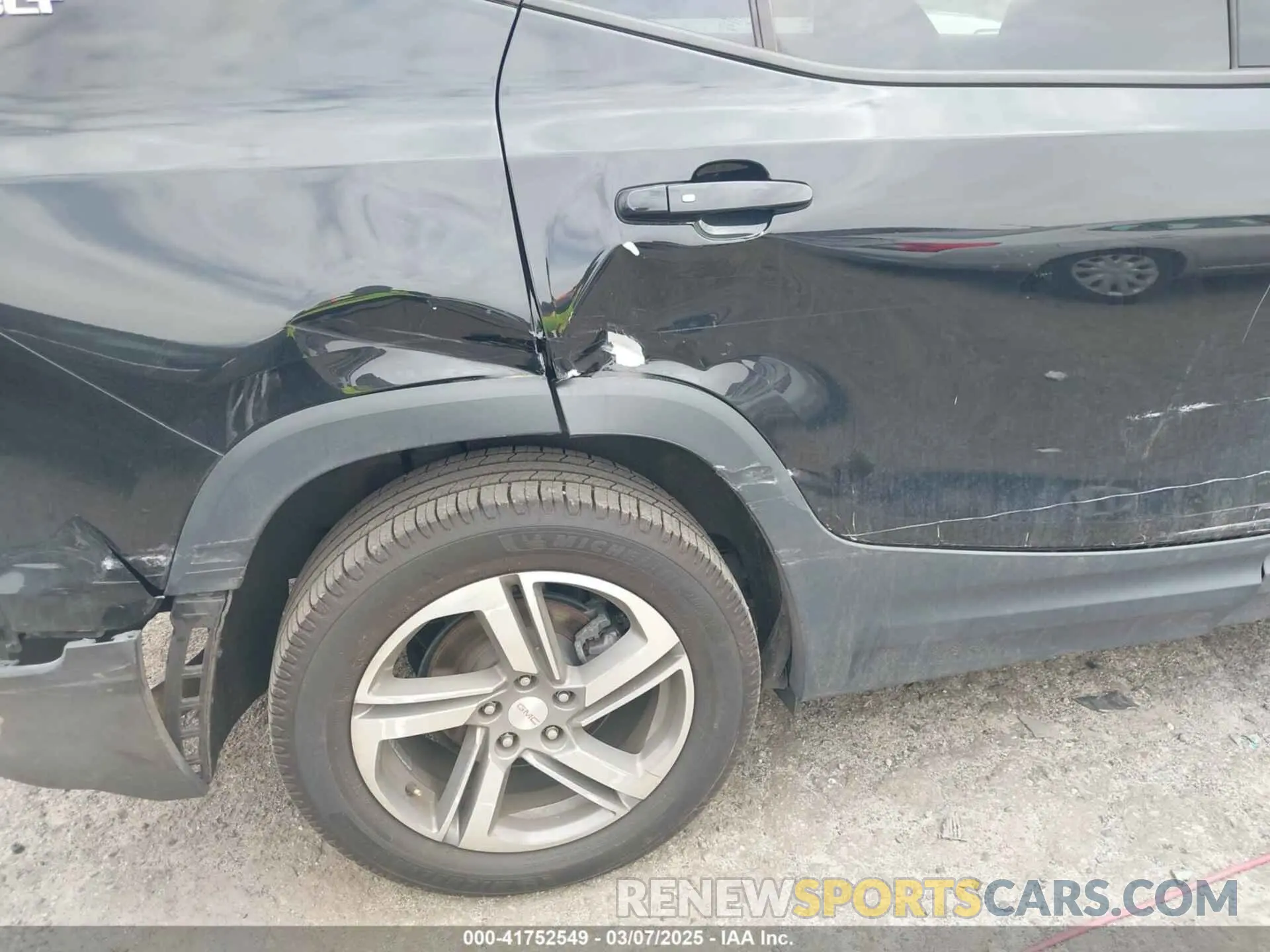 17 Photograph of a damaged car 3GKALREU6KL255578 GMC TERRAIN 2019