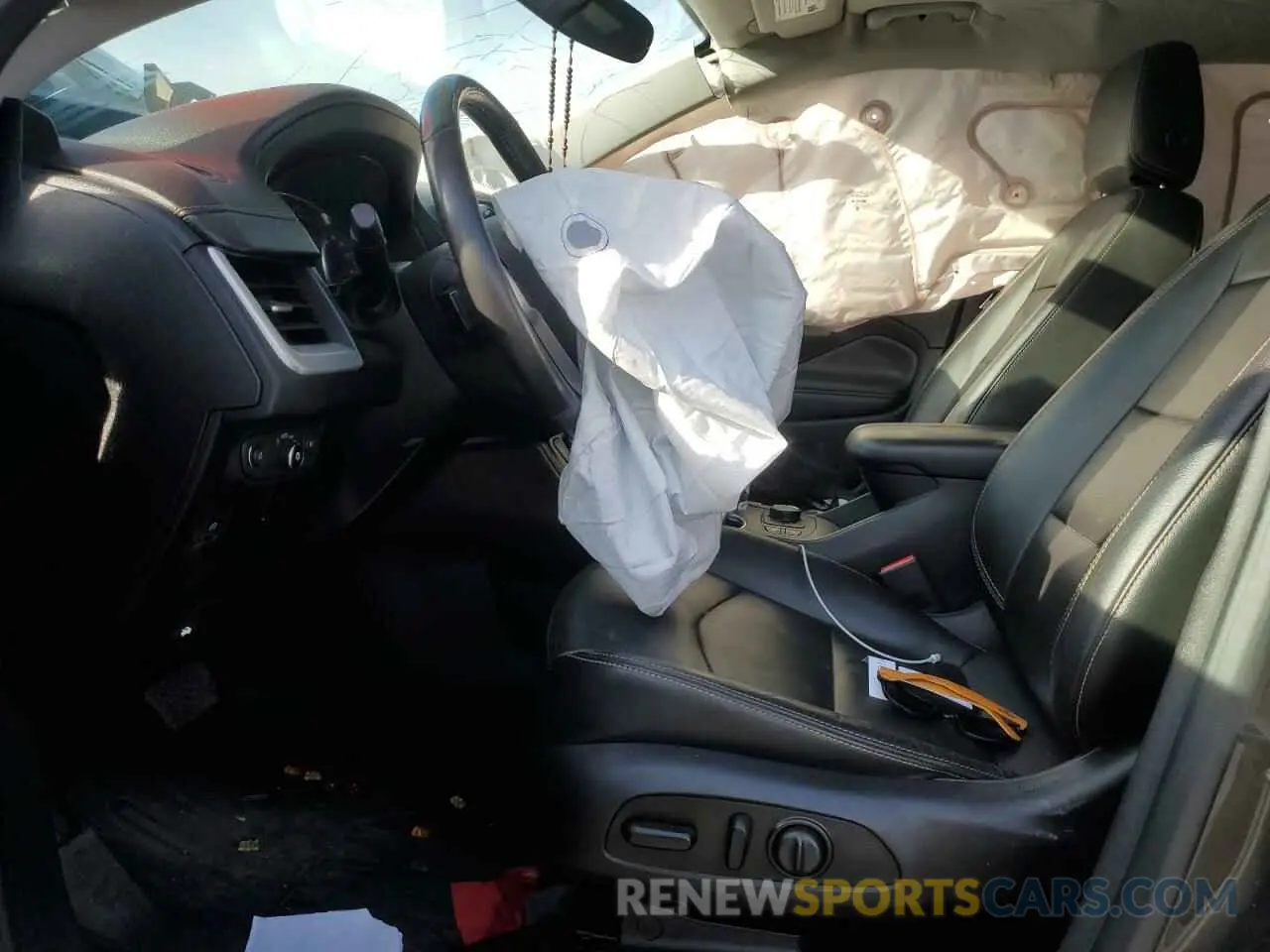 7 Photograph of a damaged car 3GKALREU7KL260983 GMC TERRAIN 2019