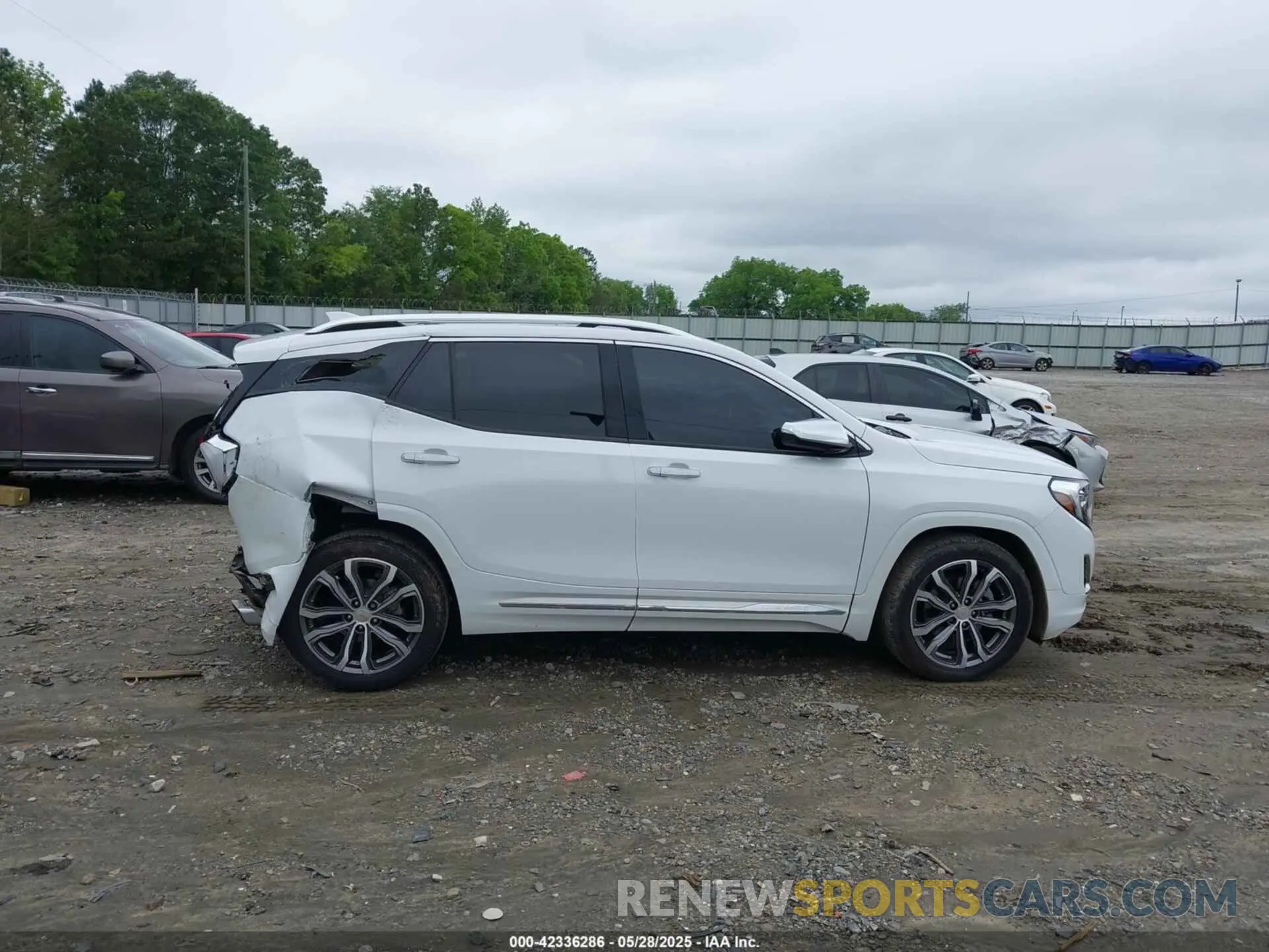 14 Photograph of a damaged car 3GKALSEX0KL305358 GMC TERRAIN 2019