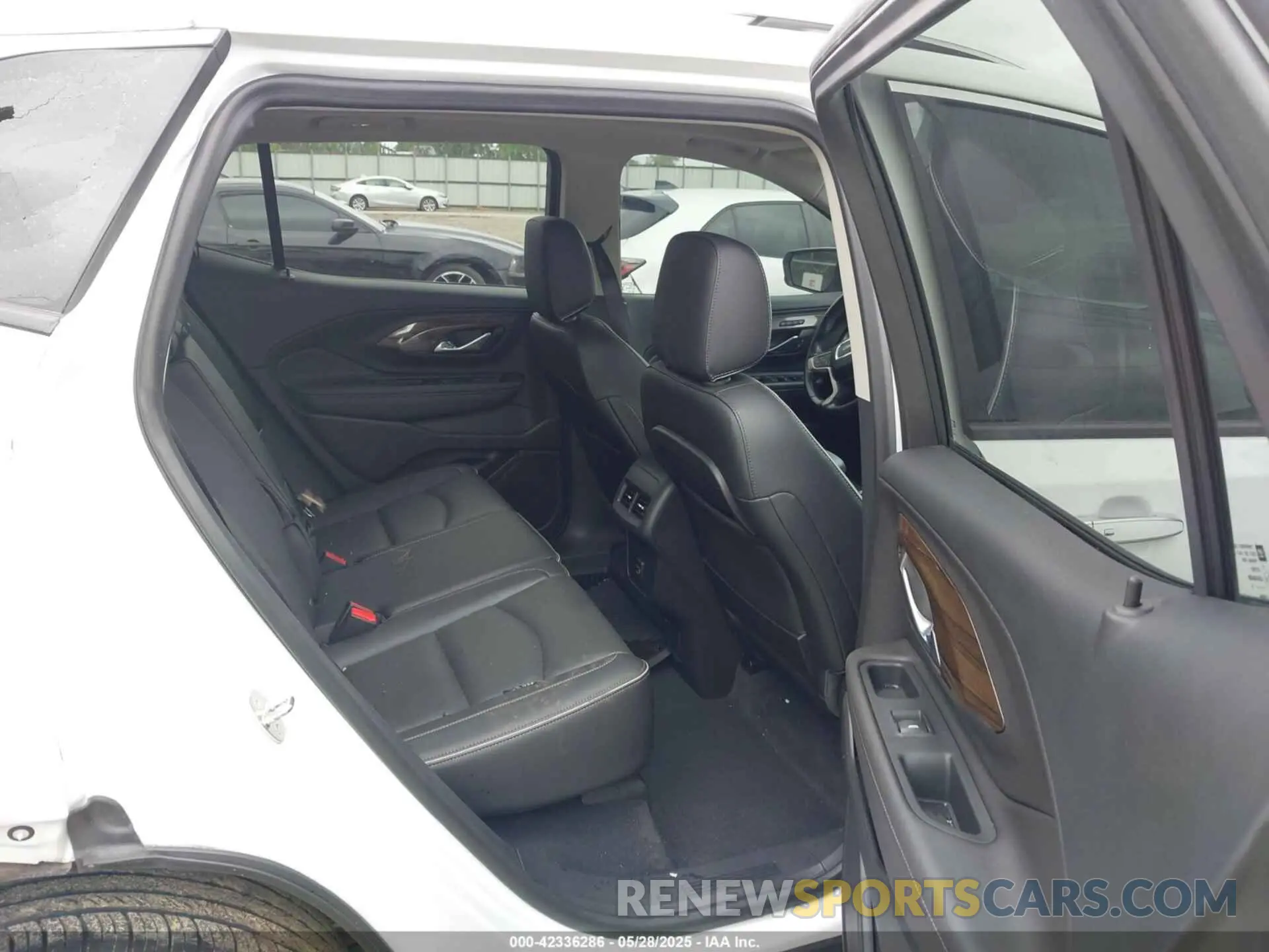 8 Photograph of a damaged car 3GKALSEX0KL305358 GMC TERRAIN 2019