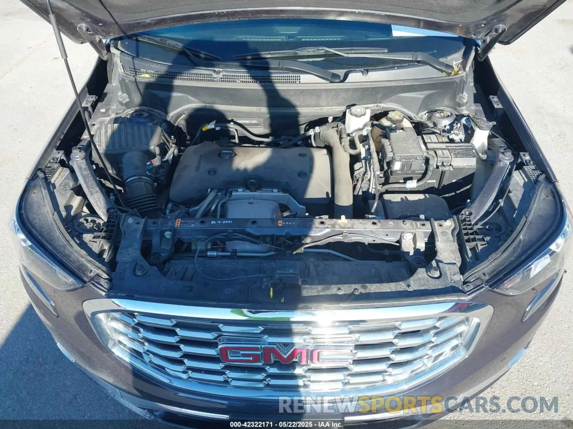 10 Photograph of a damaged car 3GKALSEX3KL118857 GMC TERRAIN 2019