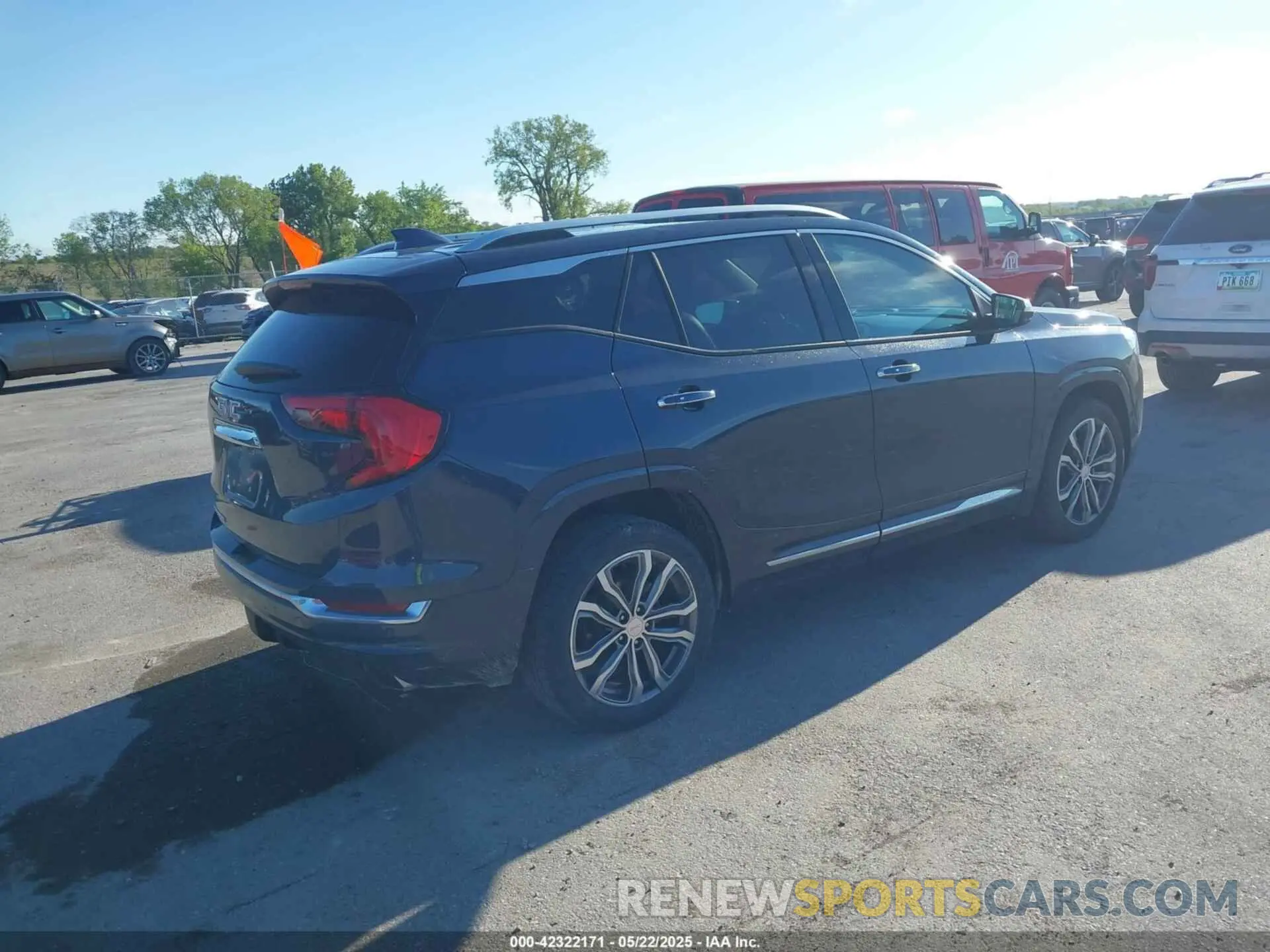 4 Photograph of a damaged car 3GKALSEX3KL118857 GMC TERRAIN 2019