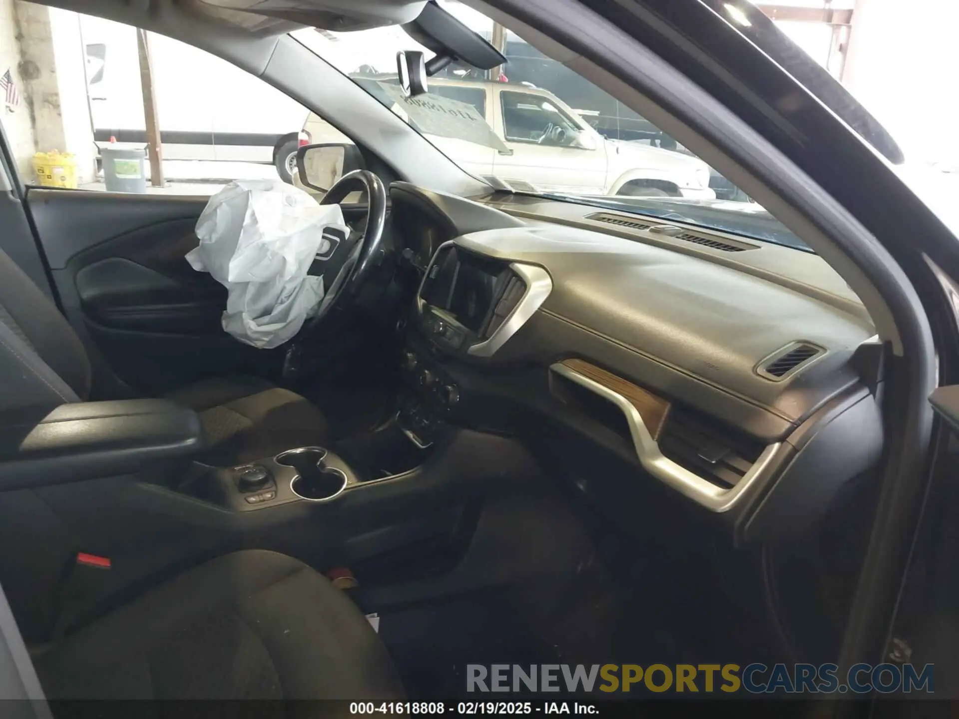 5 Photograph of a damaged car 3GKALTEV0KL222002 GMC TERRAIN 2019