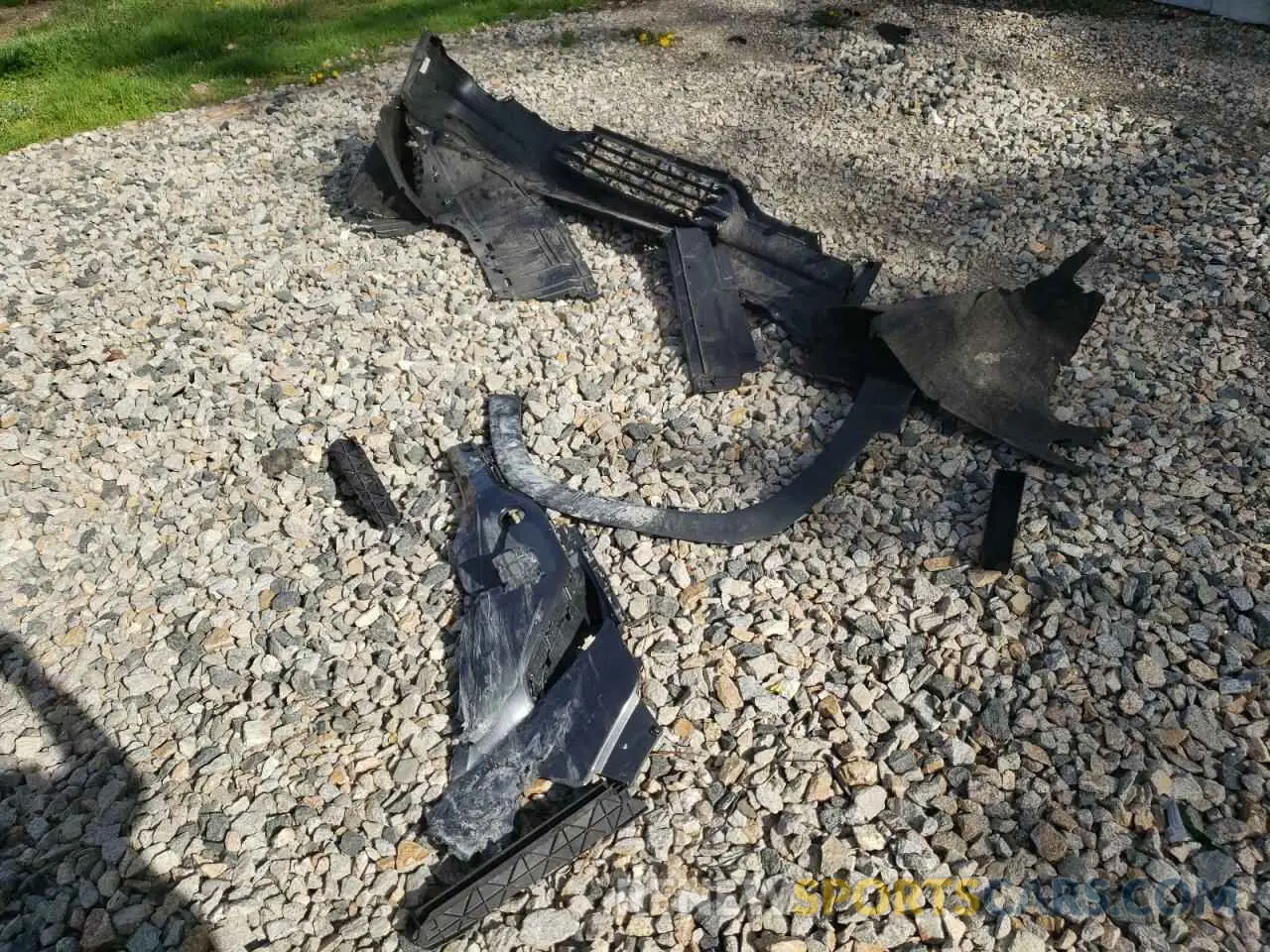 13 Photograph of a damaged car 3GKALTEV1KL221117 GMC TERRAIN 2019