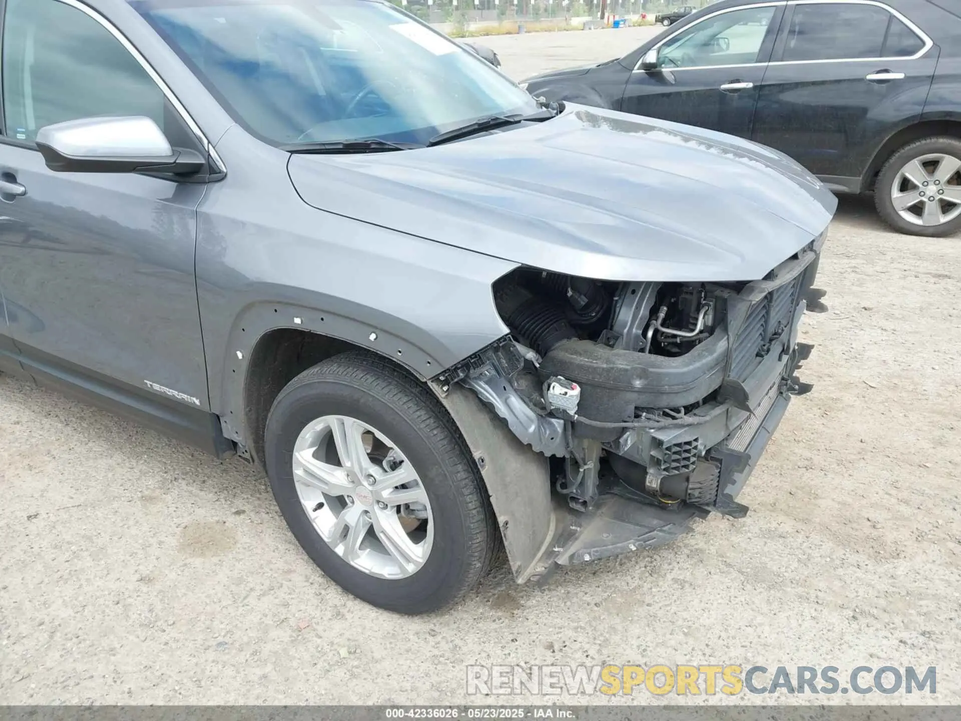 18 Photograph of a damaged car 3GKALTEV1KL293368 GMC TERRAIN 2019