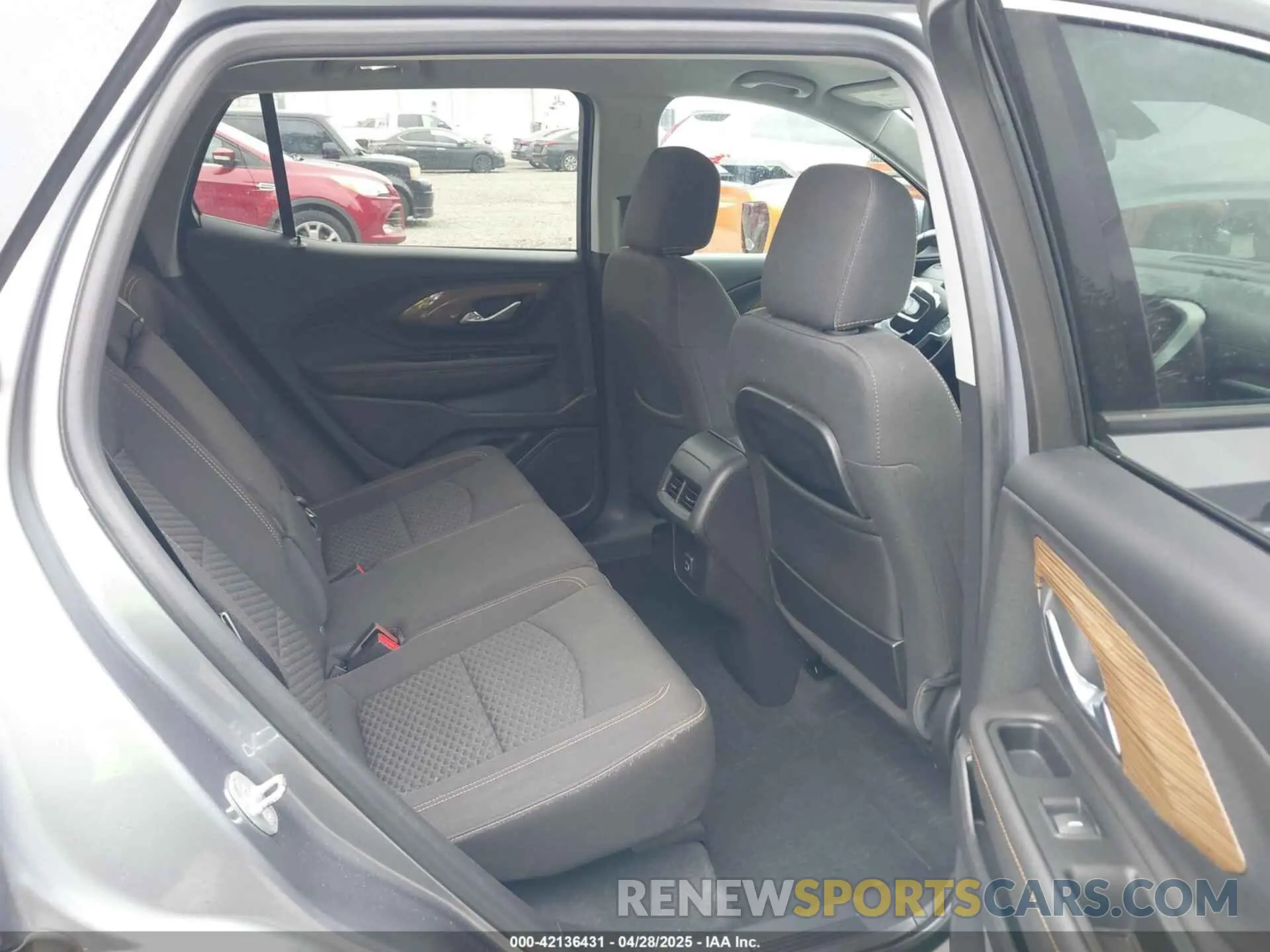 8 Photograph of a damaged car 3GKALTEV1KL379523 GMC TERRAIN 2019