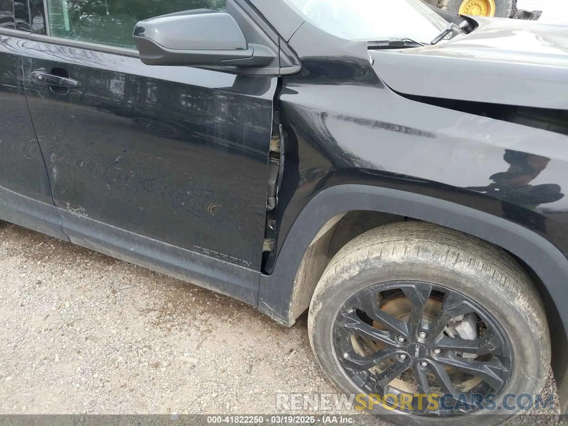 17 Photograph of a damaged car 3GKALTEV1KL386679 GMC TERRAIN 2019