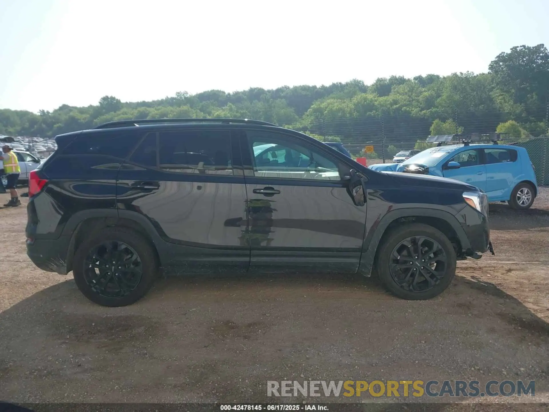 13 Photograph of a damaged car 3GKALTEV2KL282623 GMC TERRAIN 2019