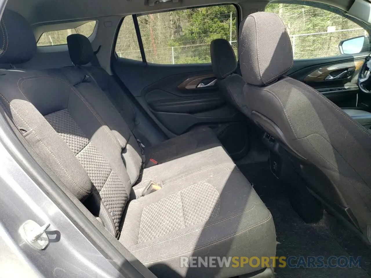 11 Photograph of a damaged car 3GKALTEV2KL384035 GMC TERRAIN 2019