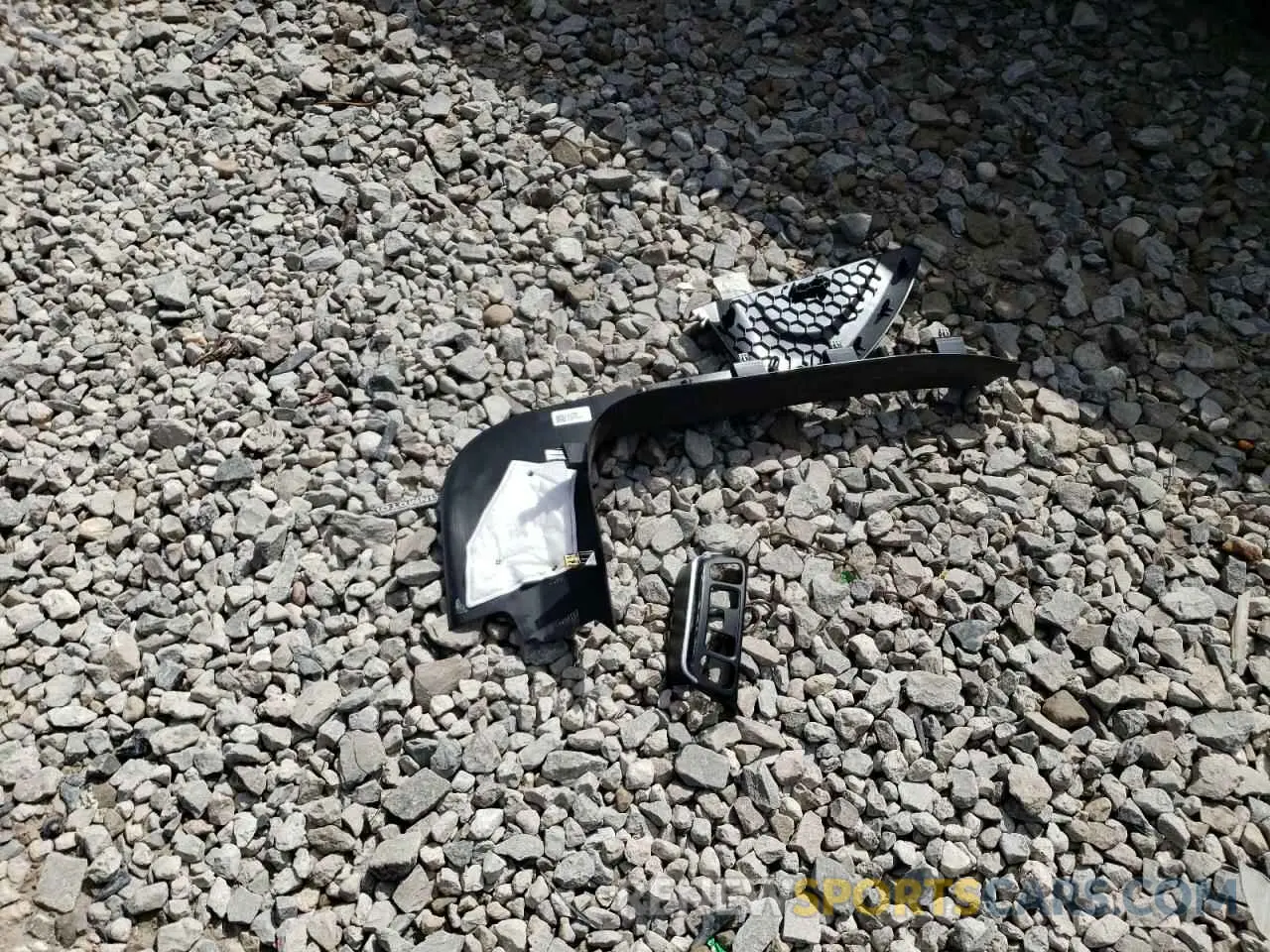 13 Photograph of a damaged car 3GKALTEV2KL384035 GMC TERRAIN 2019