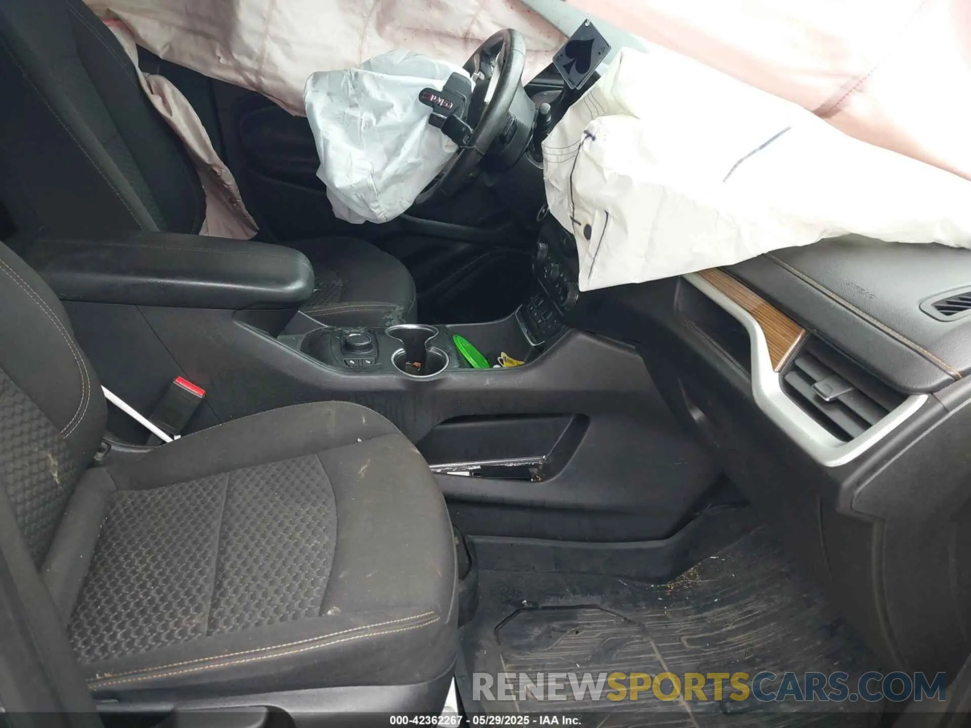 5 Photograph of a damaged car 3GKALTEV4KL280517 GMC TERRAIN 2019