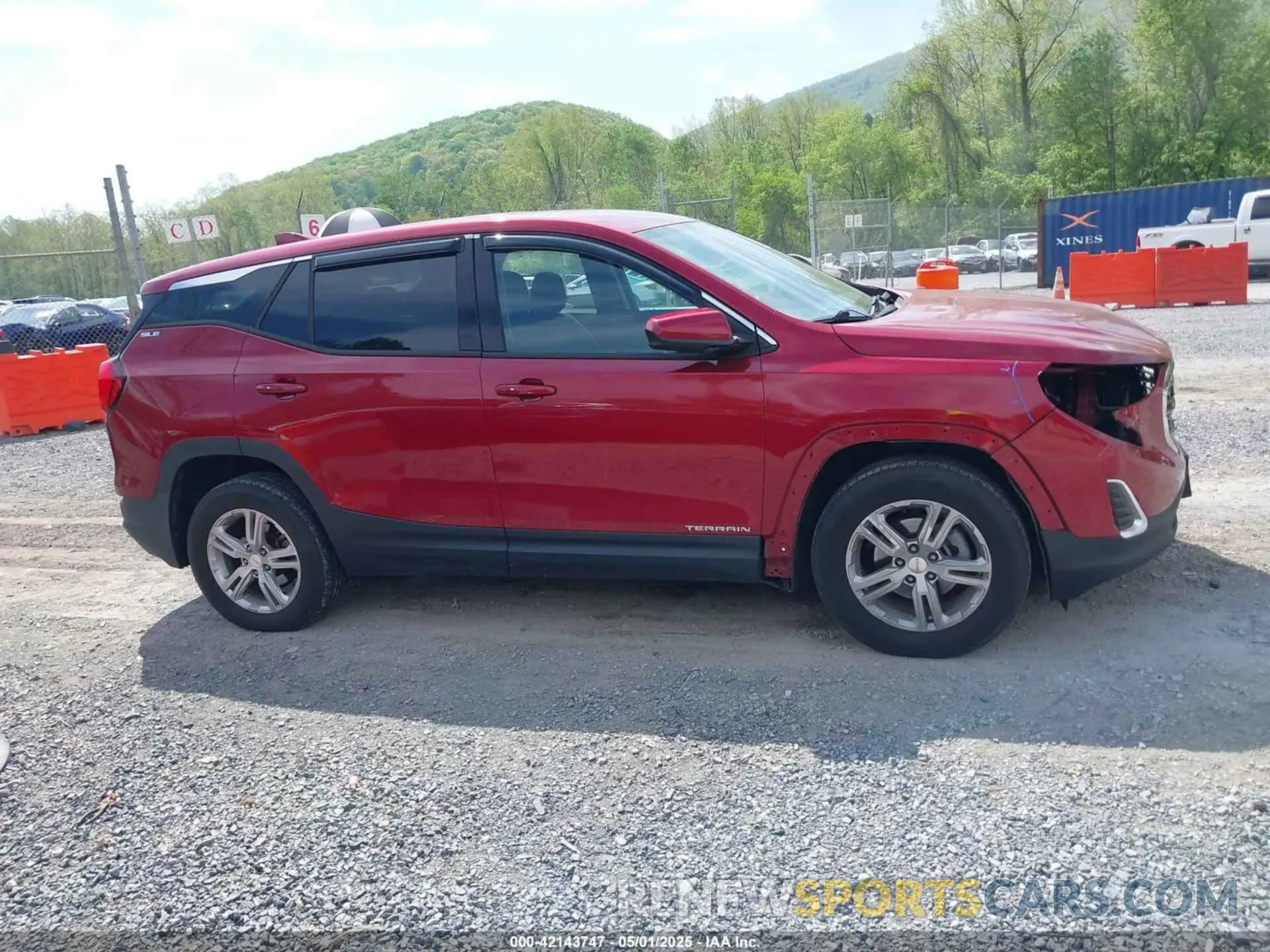13 Photograph of a damaged car 3GKALTEV4KL399376 GMC TERRAIN 2019