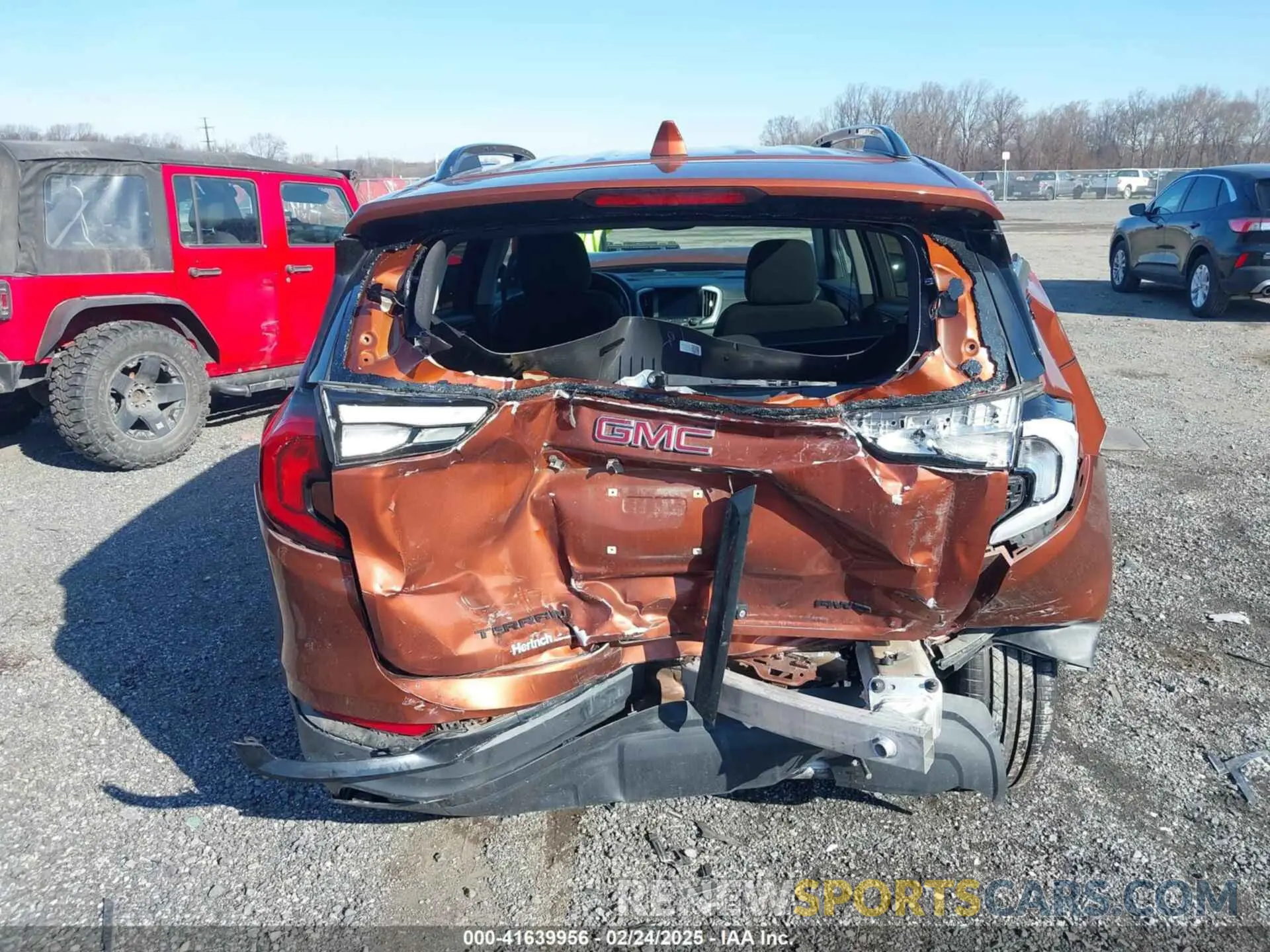 17 Photograph of a damaged car 3GKALTEV5KL317283 GMC TERRAIN 2019