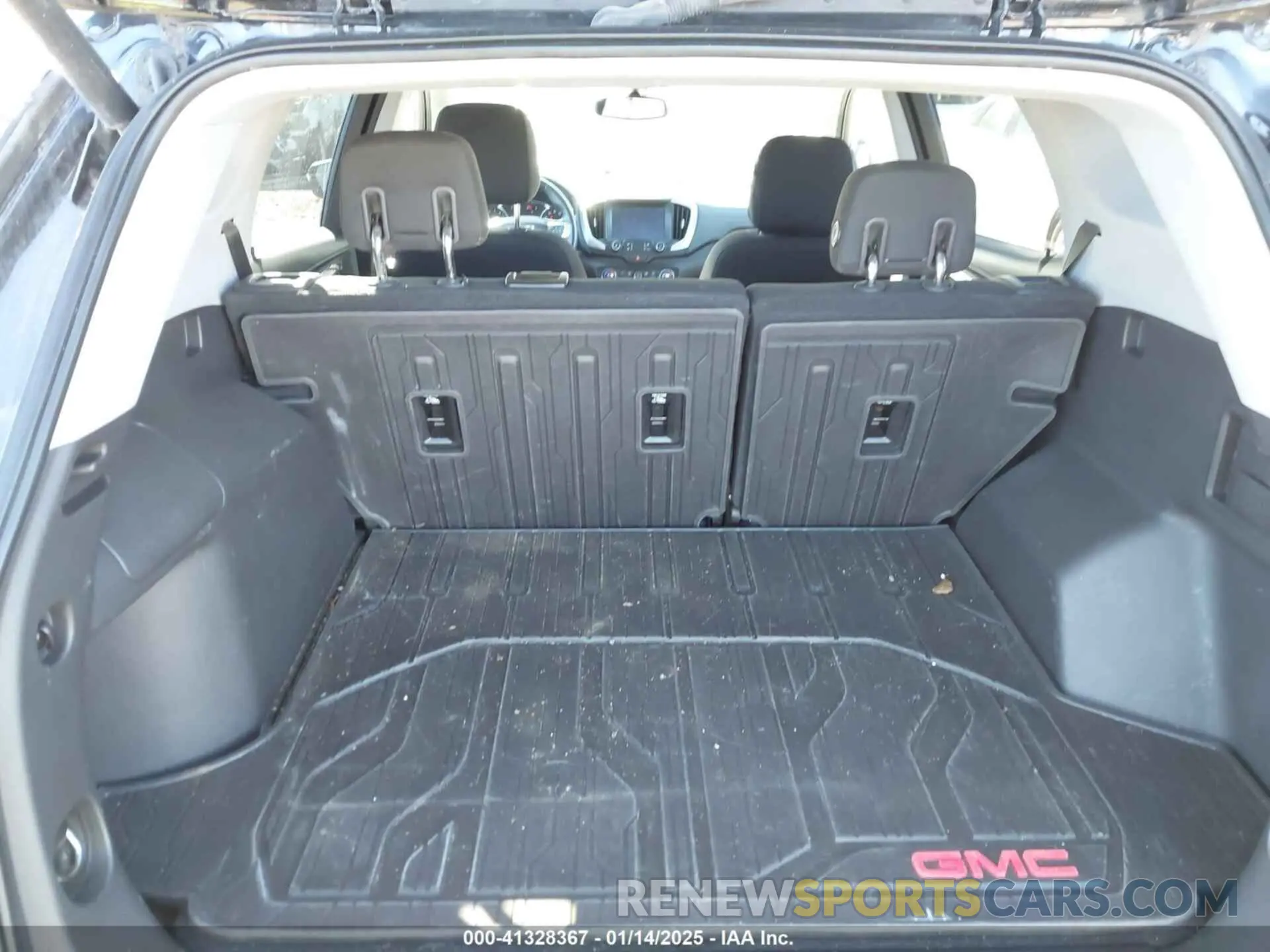 18 Photograph of a damaged car 3GKALTEV6KL328633 GMC TERRAIN 2019