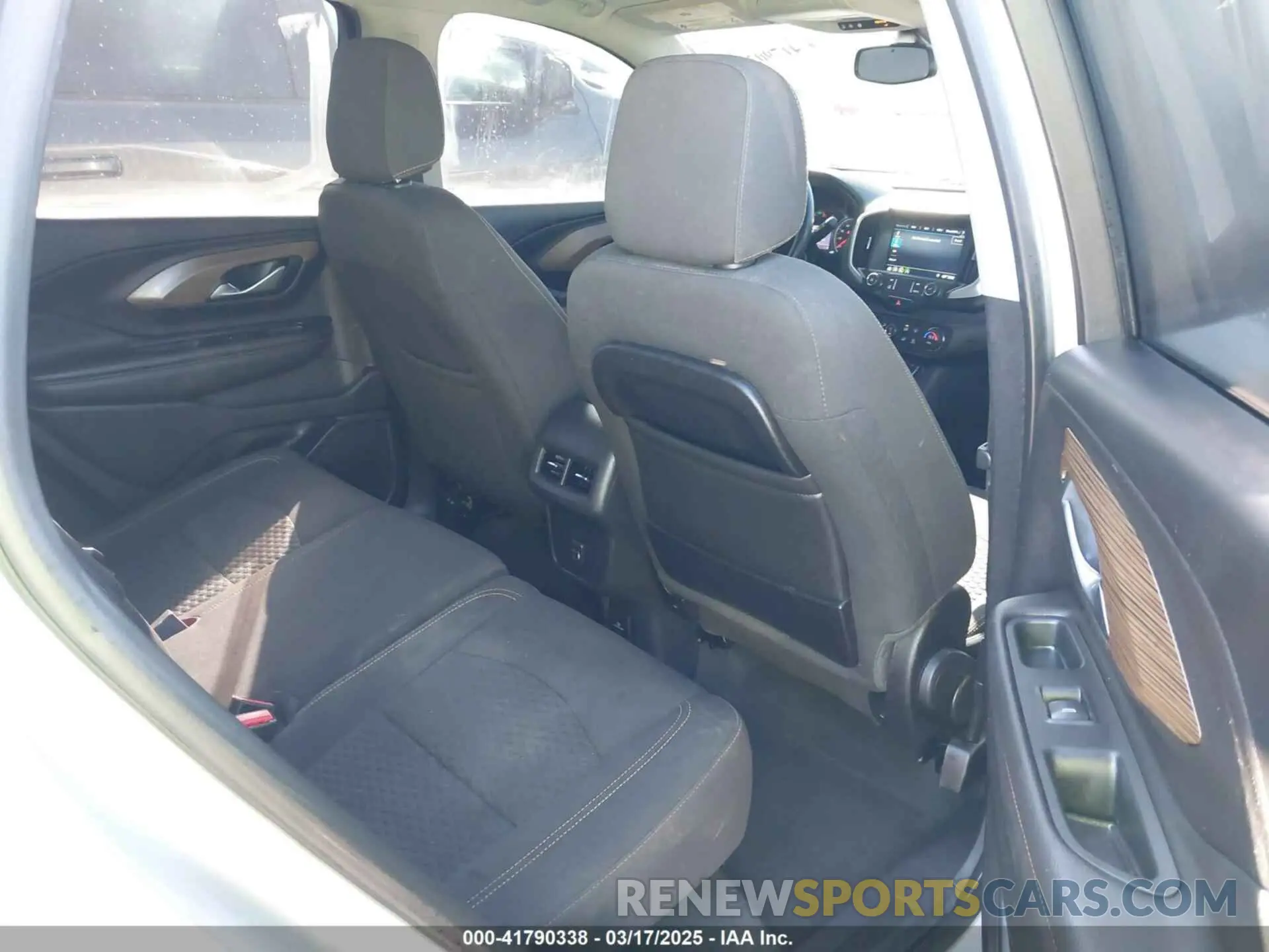 8 Photograph of a damaged car 3GKALTEV9KL132718 GMC TERRAIN 2019